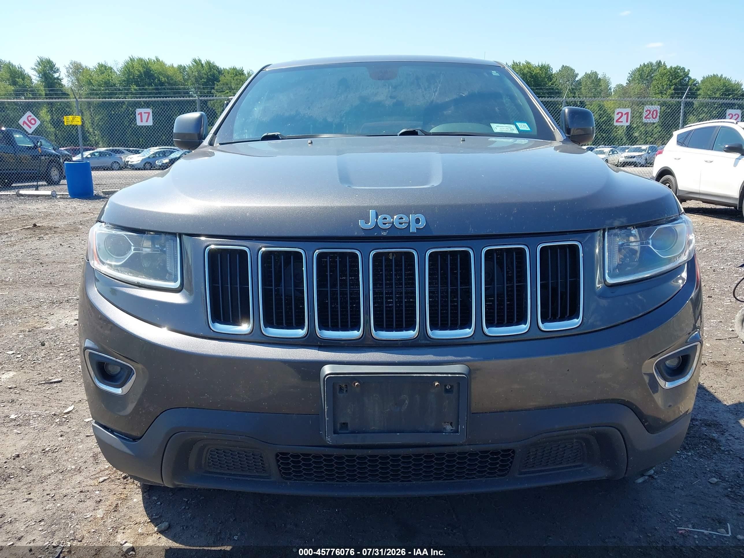 2015 Jeep Grand Cherokee Laredo Gray vin: 1C4RJFAG4FC168444