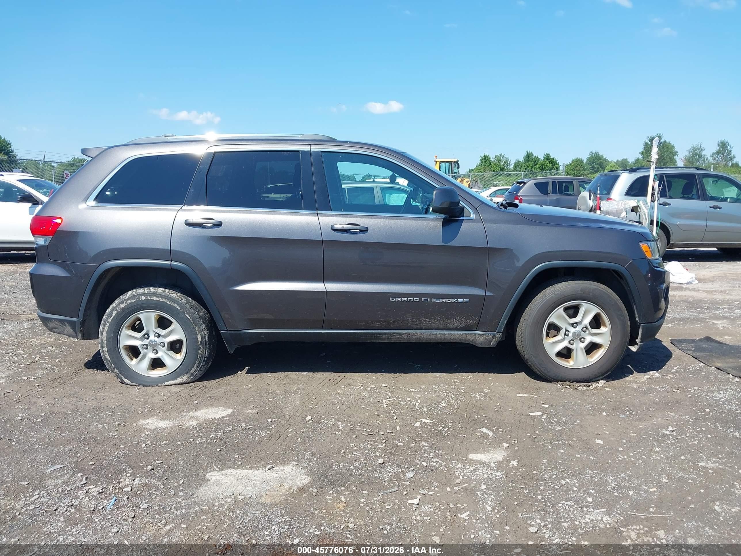 2015 Jeep Grand Cherokee Laredo Gray vin: 1C4RJFAG4FC168444