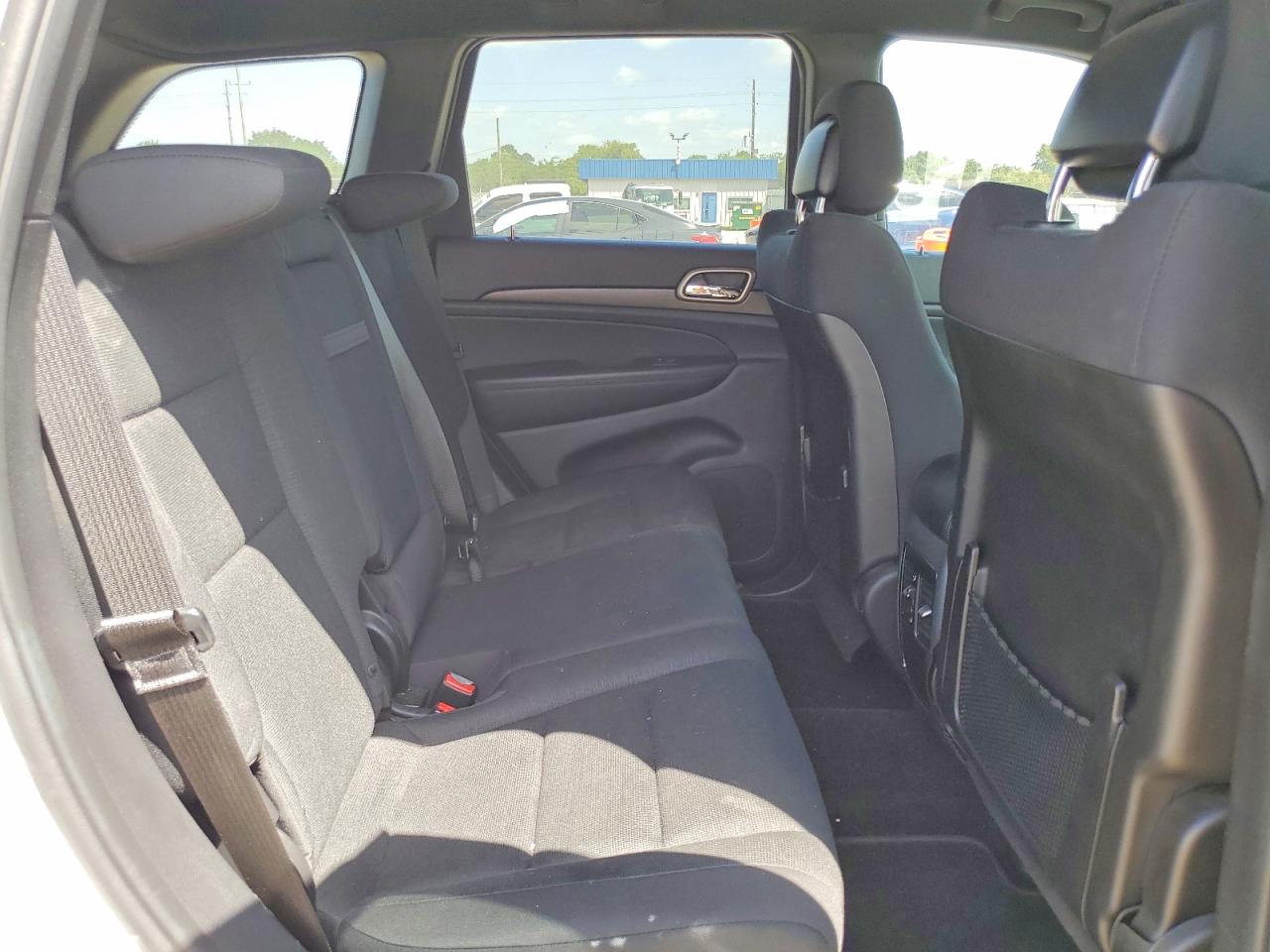 2015 Jeep Grand Cherokee Laredo White vin: 1C4RJFAG4FC171022
