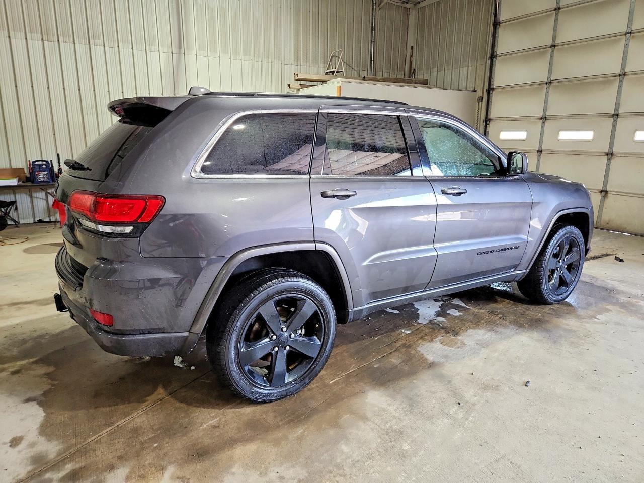 2015 Jeep Grand Cherokee Laredo Gray vin: 1C4RJFAG4FC181758