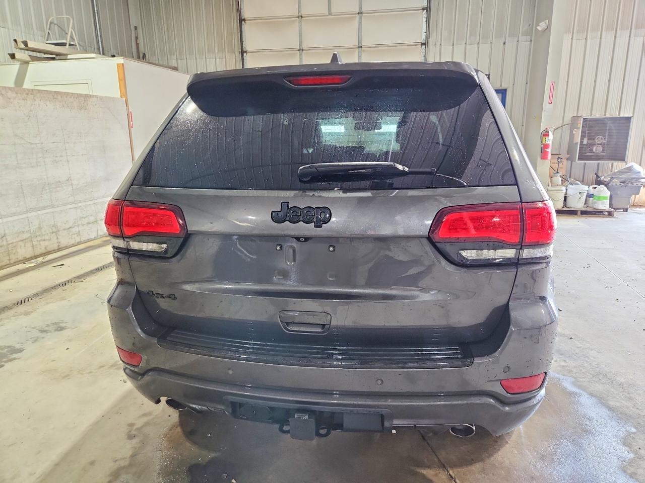 2015 Jeep Grand Cherokee Laredo Gray vin: 1C4RJFAG4FC181758
