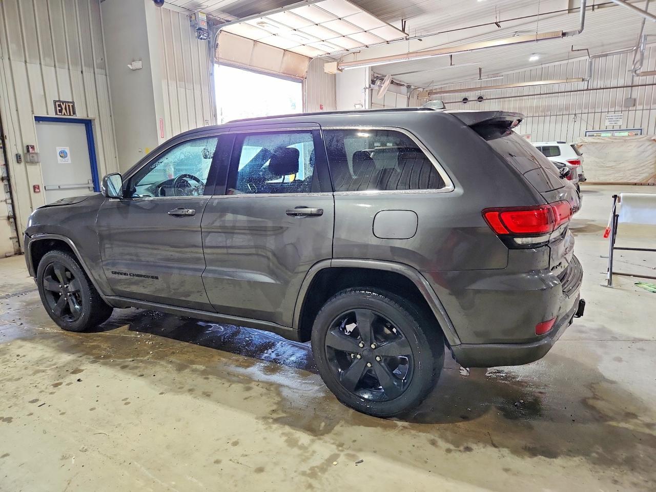 2015 Jeep Grand Cherokee Laredo Gray vin: 1C4RJFAG4FC181758