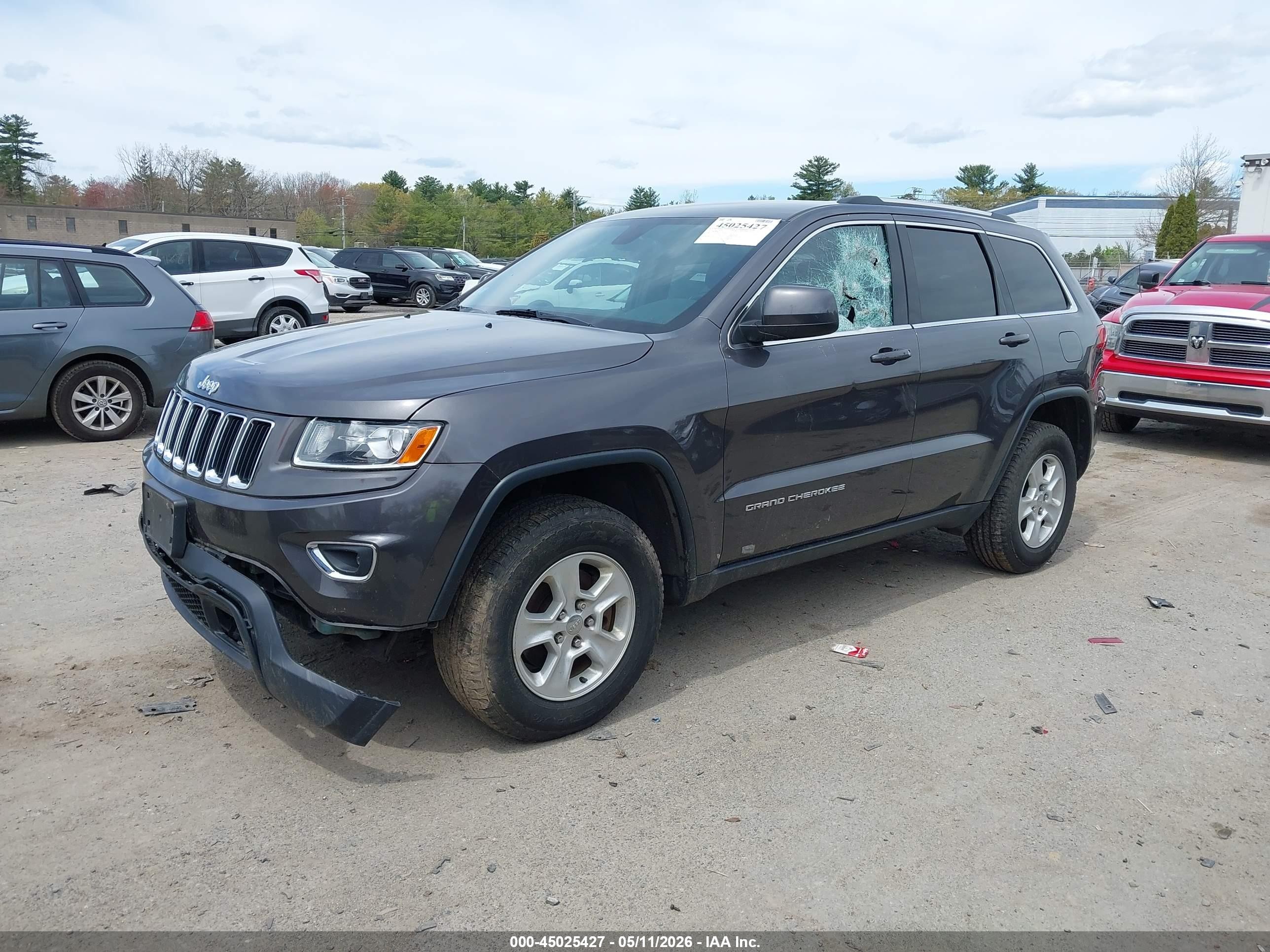 2015 Jeep Grand Cherokee Laredo Серый vin: 1C4RJFAG4FC237276