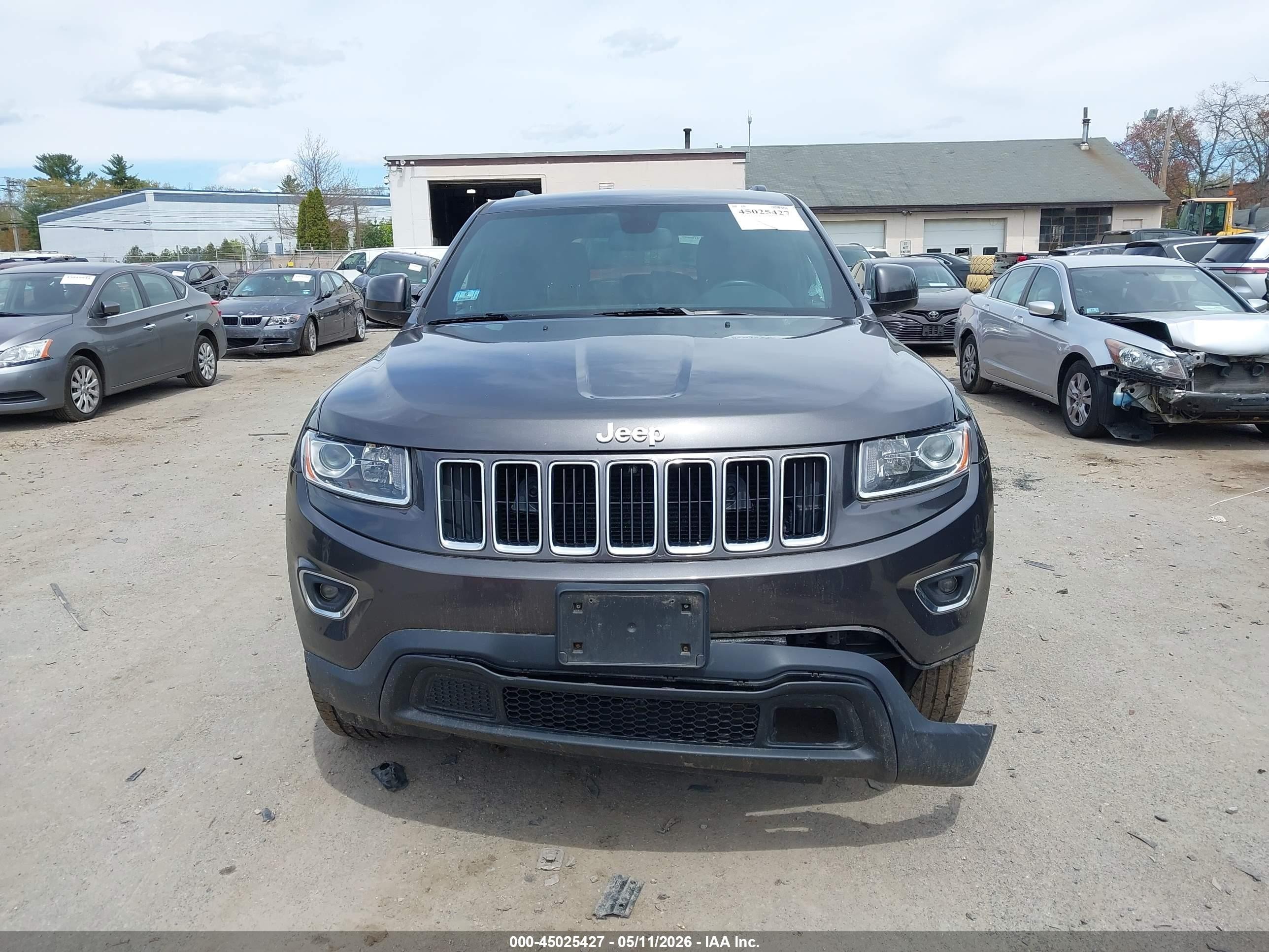 2015 Jeep Grand Cherokee Laredo Серый vin: 1C4RJFAG4FC237276