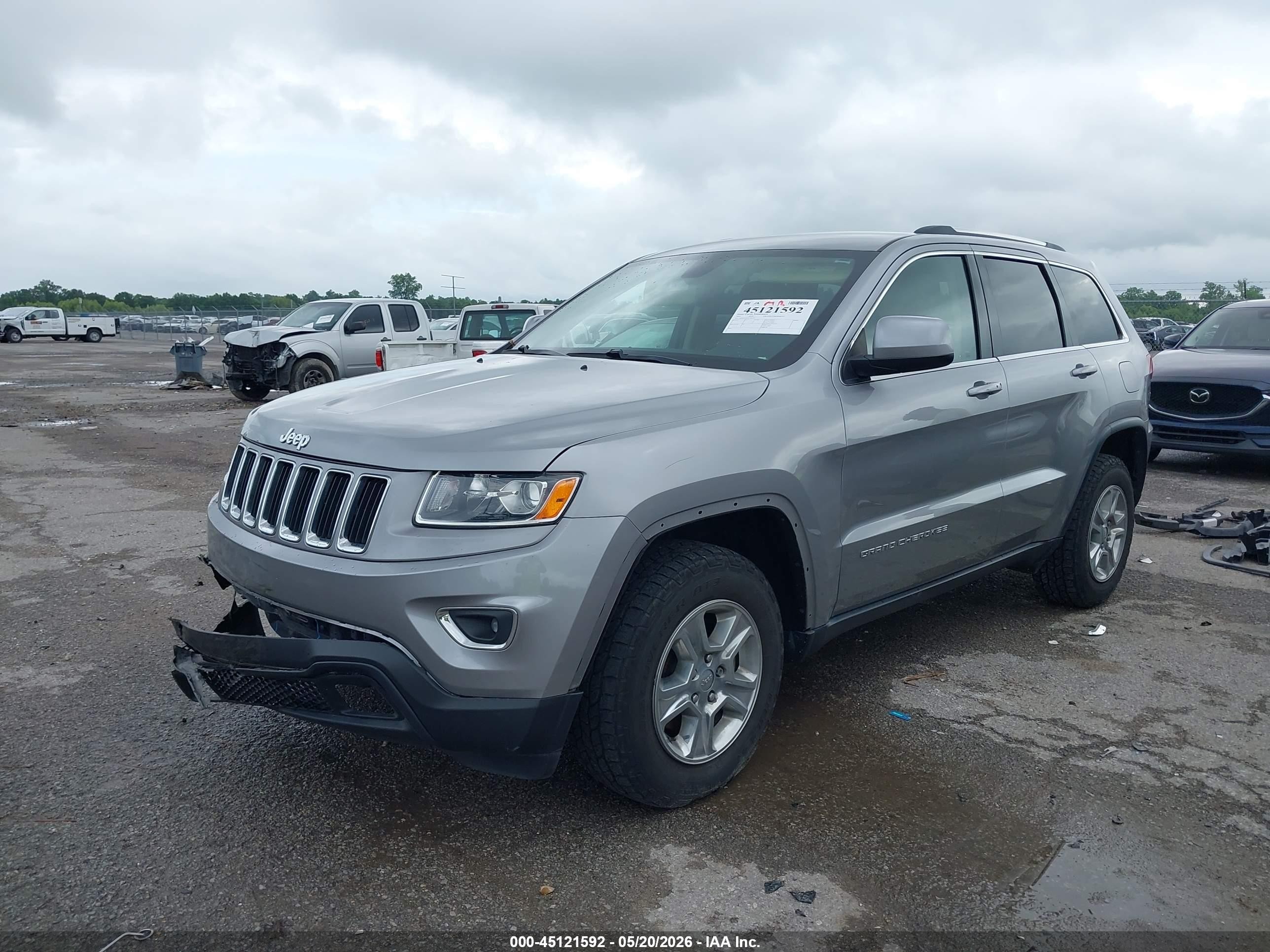 2015 Jeep Grand Cherokee Laredo Серебряный vin: 1C4RJFAG4FC786279