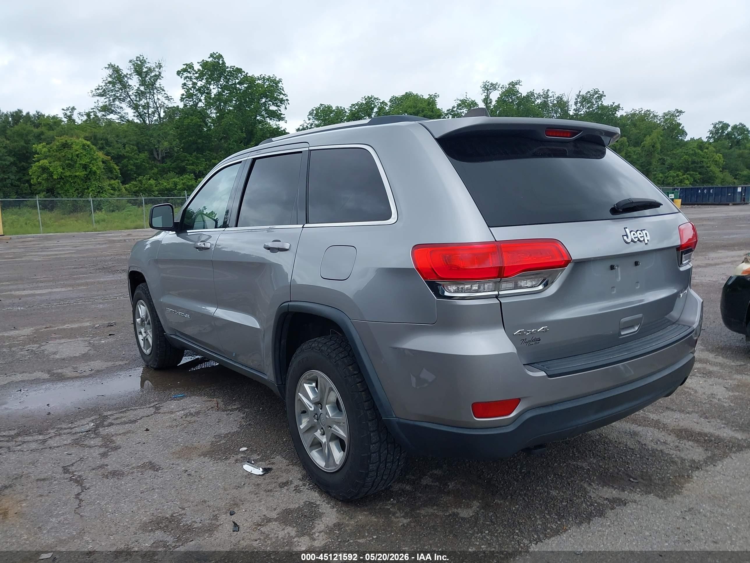 2015 Jeep Grand Cherokee Laredo Серебряный vin: 1C4RJFAG4FC786279