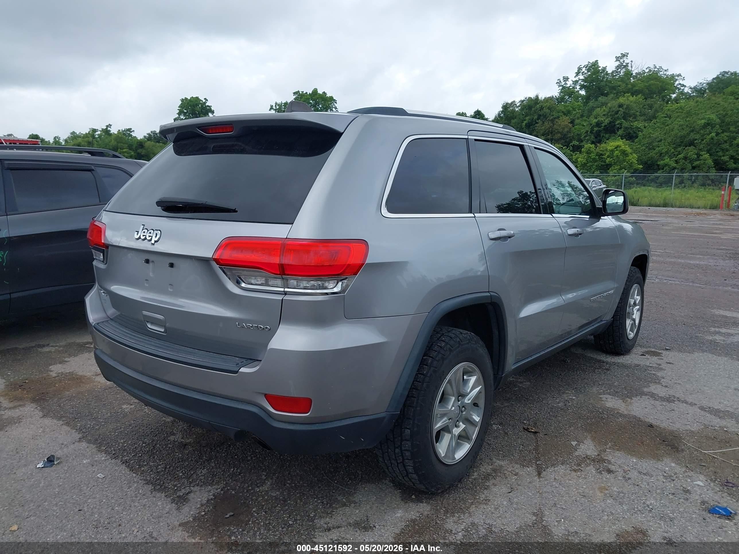 2015 Jeep Grand Cherokee Laredo Серебряный vin: 1C4RJFAG4FC786279