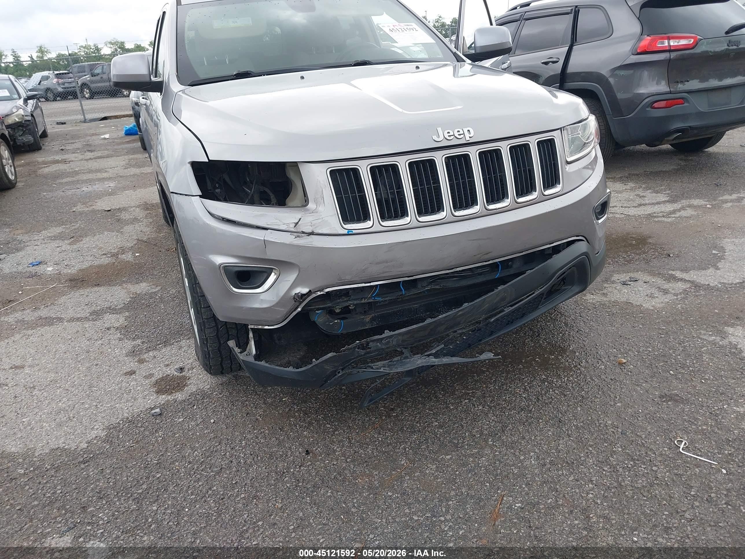 2015 Jeep Grand Cherokee Laredo Серебряный vin: 1C4RJFAG4FC786279