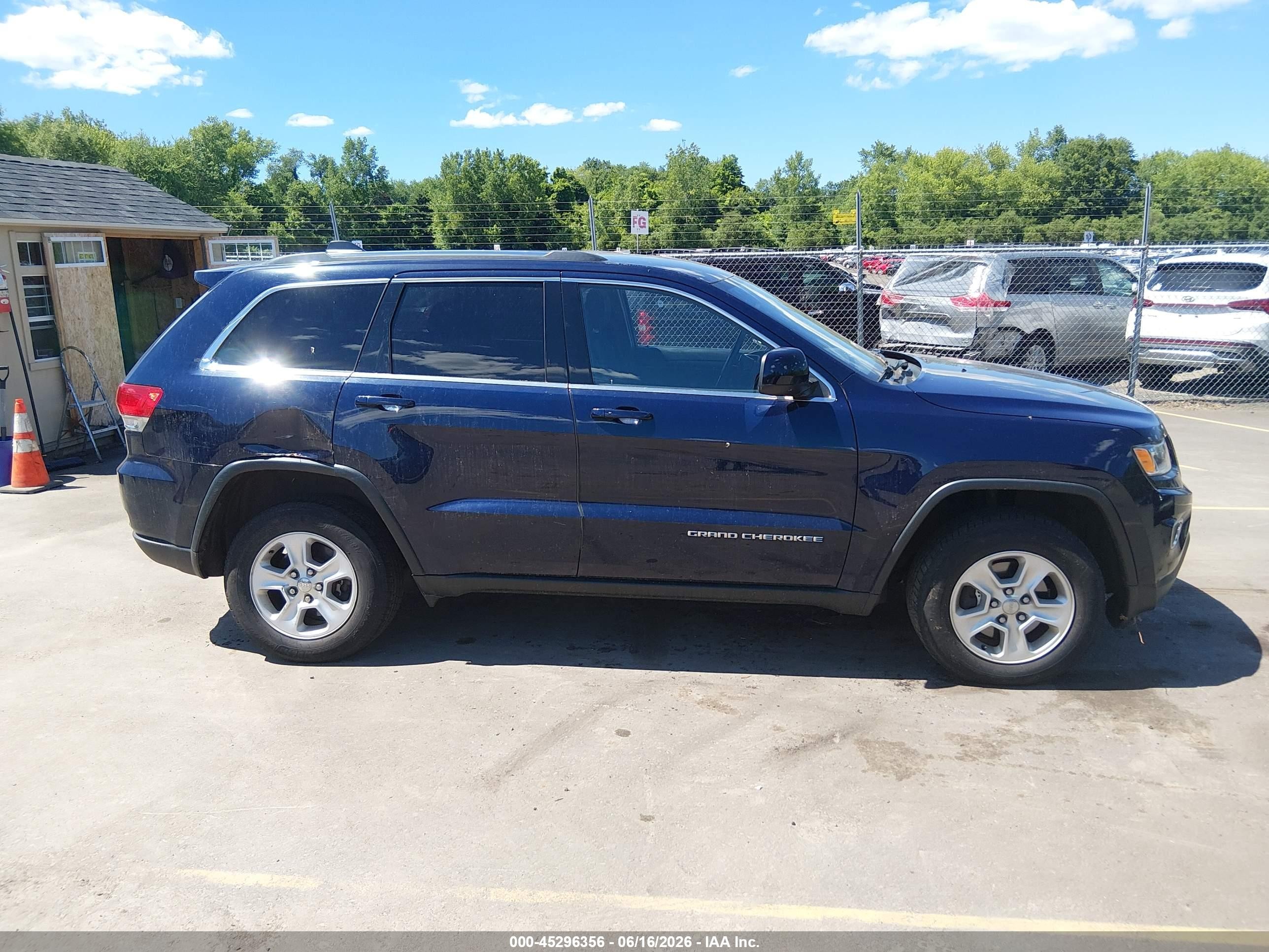 2015 Jeep Grand Cherokee Laredo Blue vin: 1C4RJFAG4FC894692