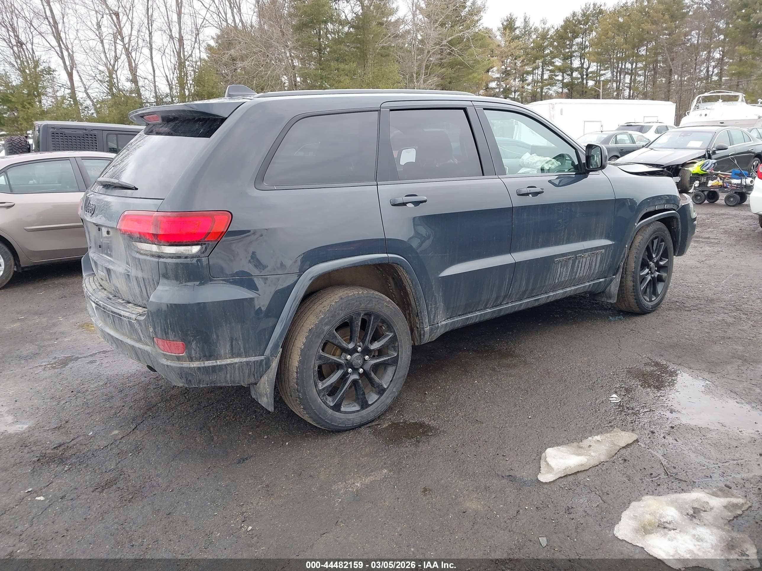 2017 Jeep Grand Cherokee Altitude 4x4 Черный vin: 1C4RJFAG4HC726800