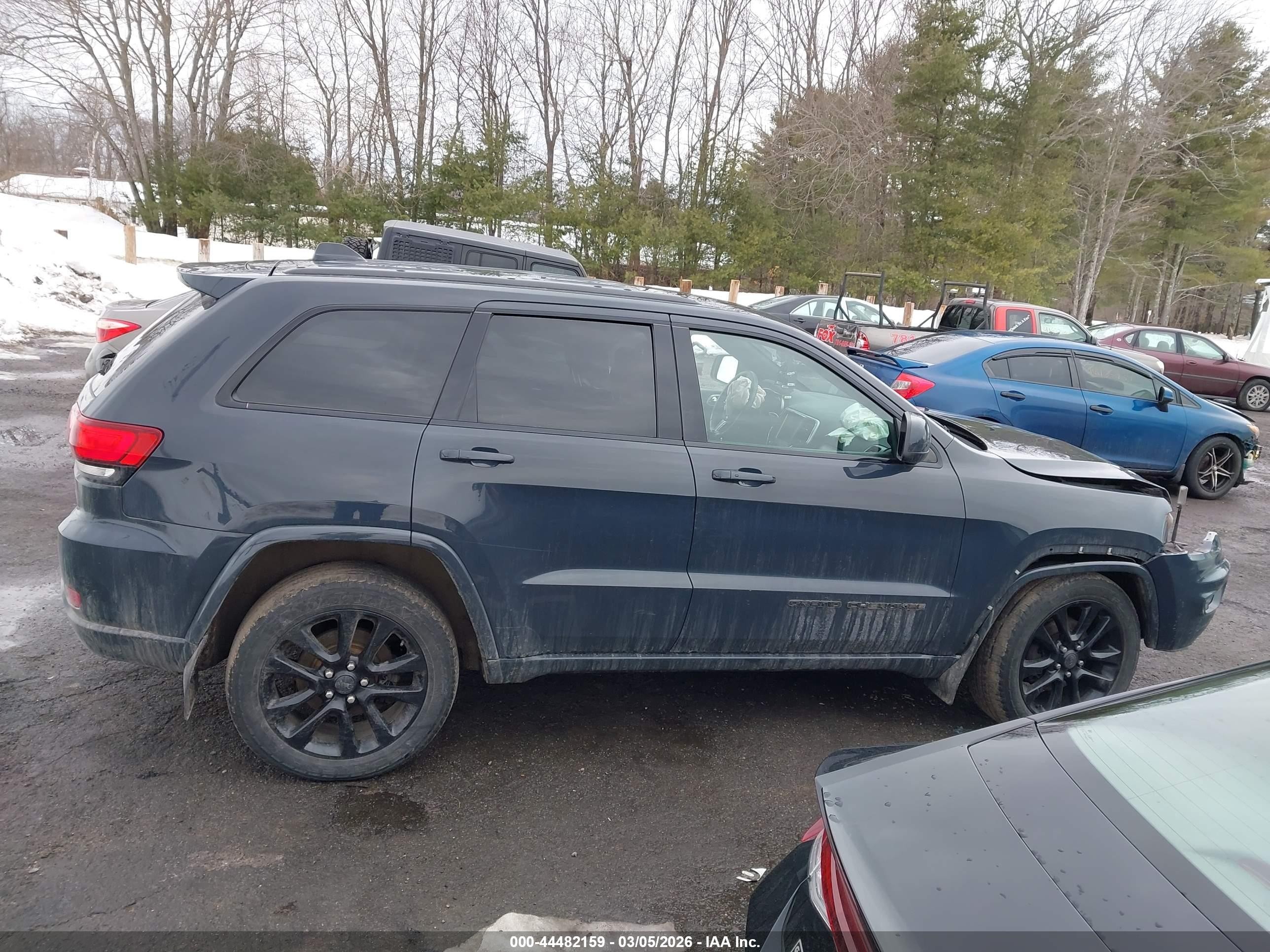 2017 Jeep Grand Cherokee Altitude 4x4 Черный vin: 1C4RJFAG4HC726800
