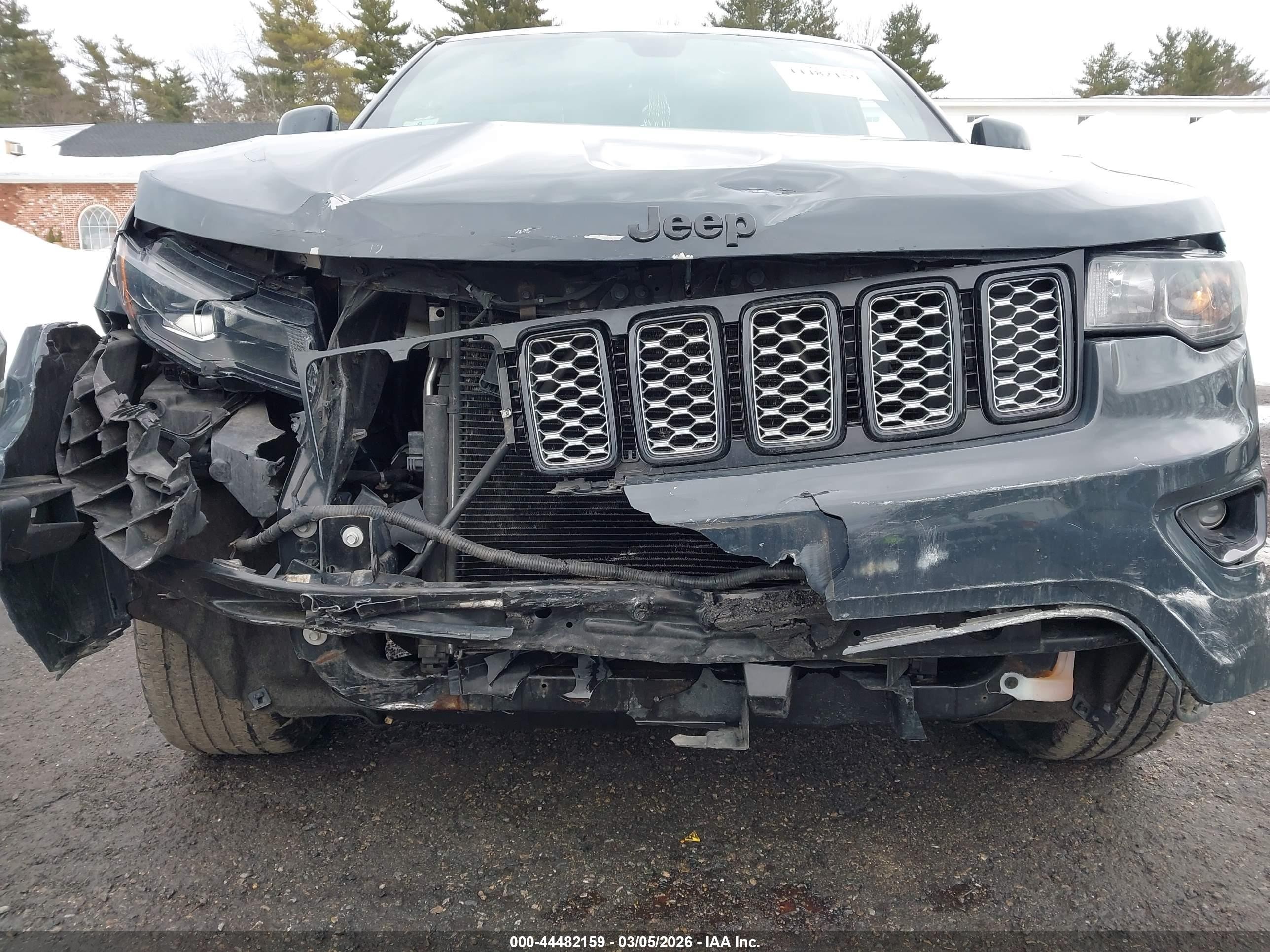 2017 Jeep Grand Cherokee Altitude 4x4 Черный vin: 1C4RJFAG4HC726800