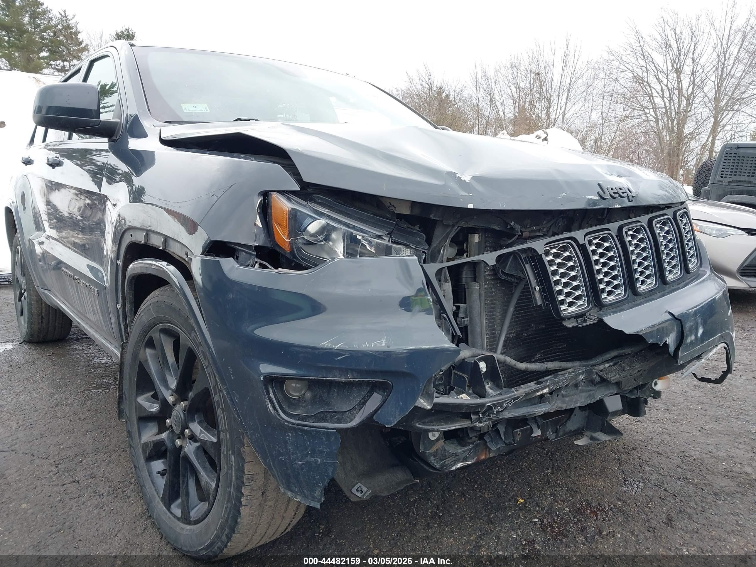 2017 Jeep Grand Cherokee Altitude 4x4 Черный vin: 1C4RJFAG4HC726800