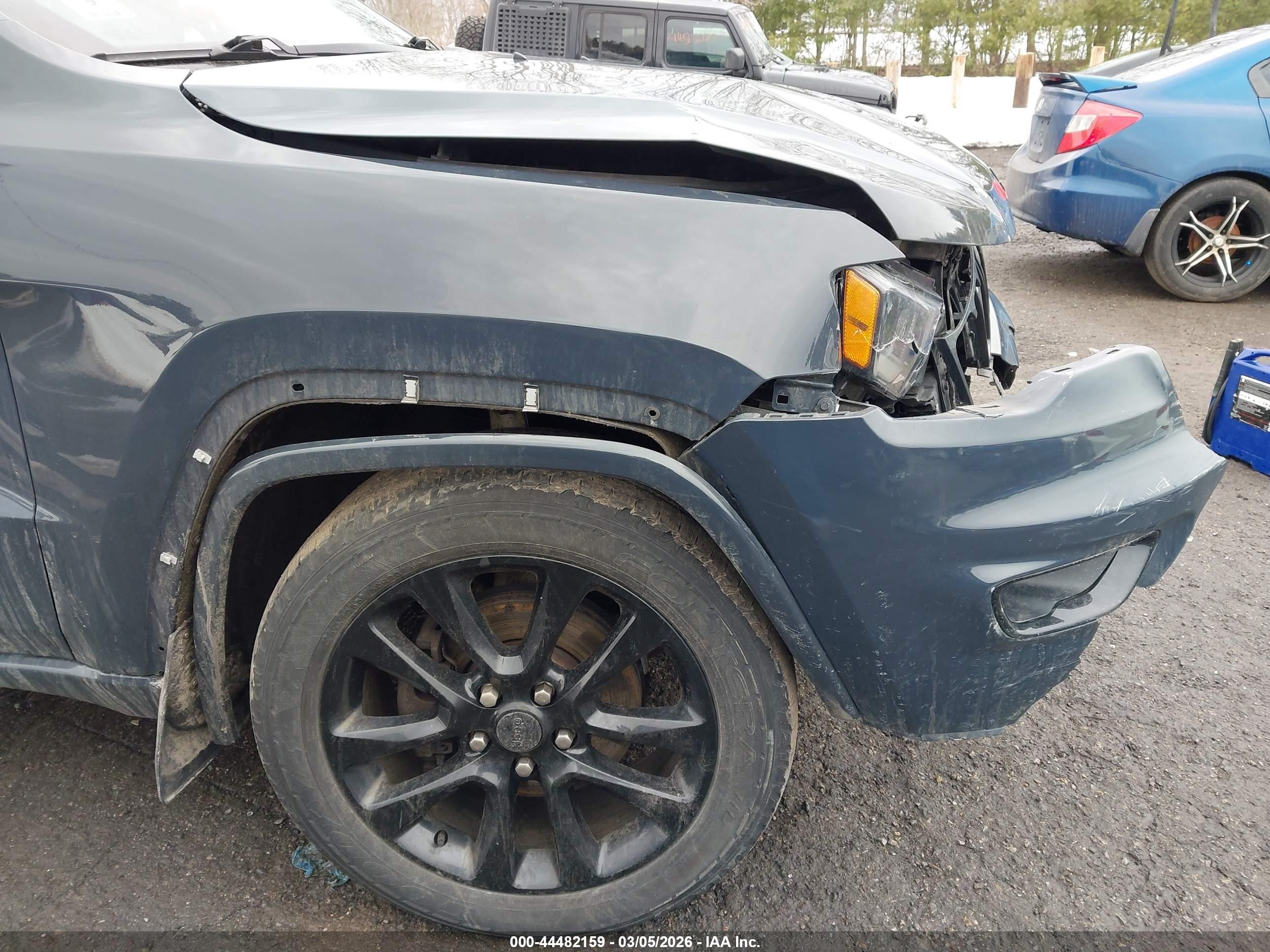 2017 Jeep Grand Cherokee Altitude 4x4 Черный vin: 1C4RJFAG4HC726800