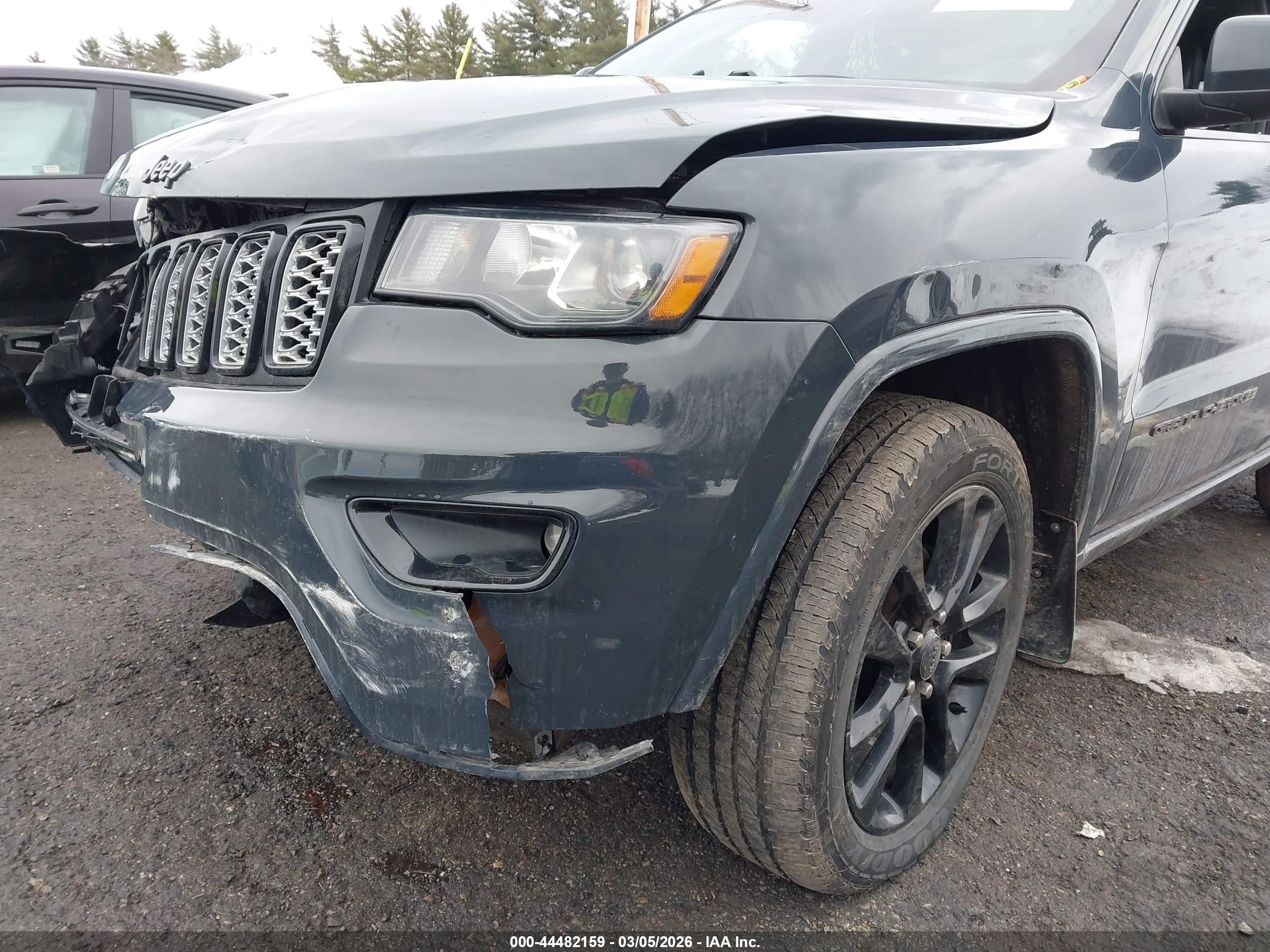 2017 Jeep Grand Cherokee Altitude 4x4 Черный vin: 1C4RJFAG4HC726800