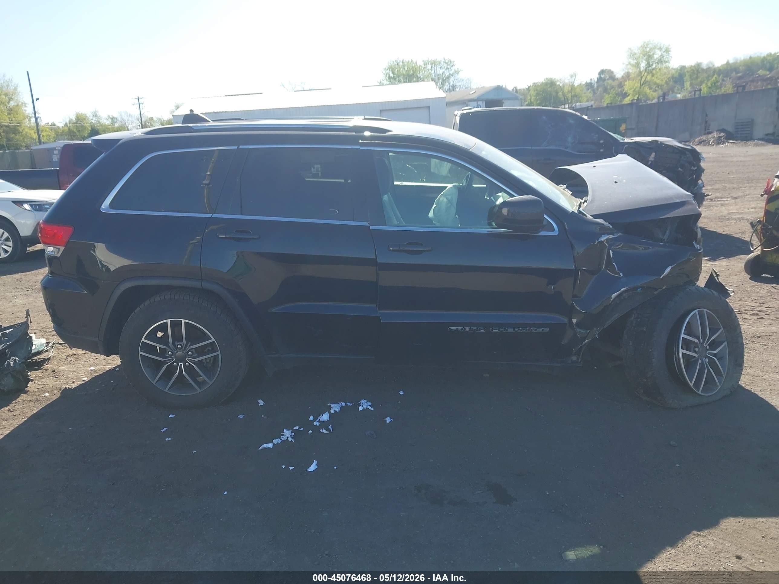 2019 Jeep Grand Cherokee Laredo E 4x4 Черный vin: 1C4RJFAG4KC619642