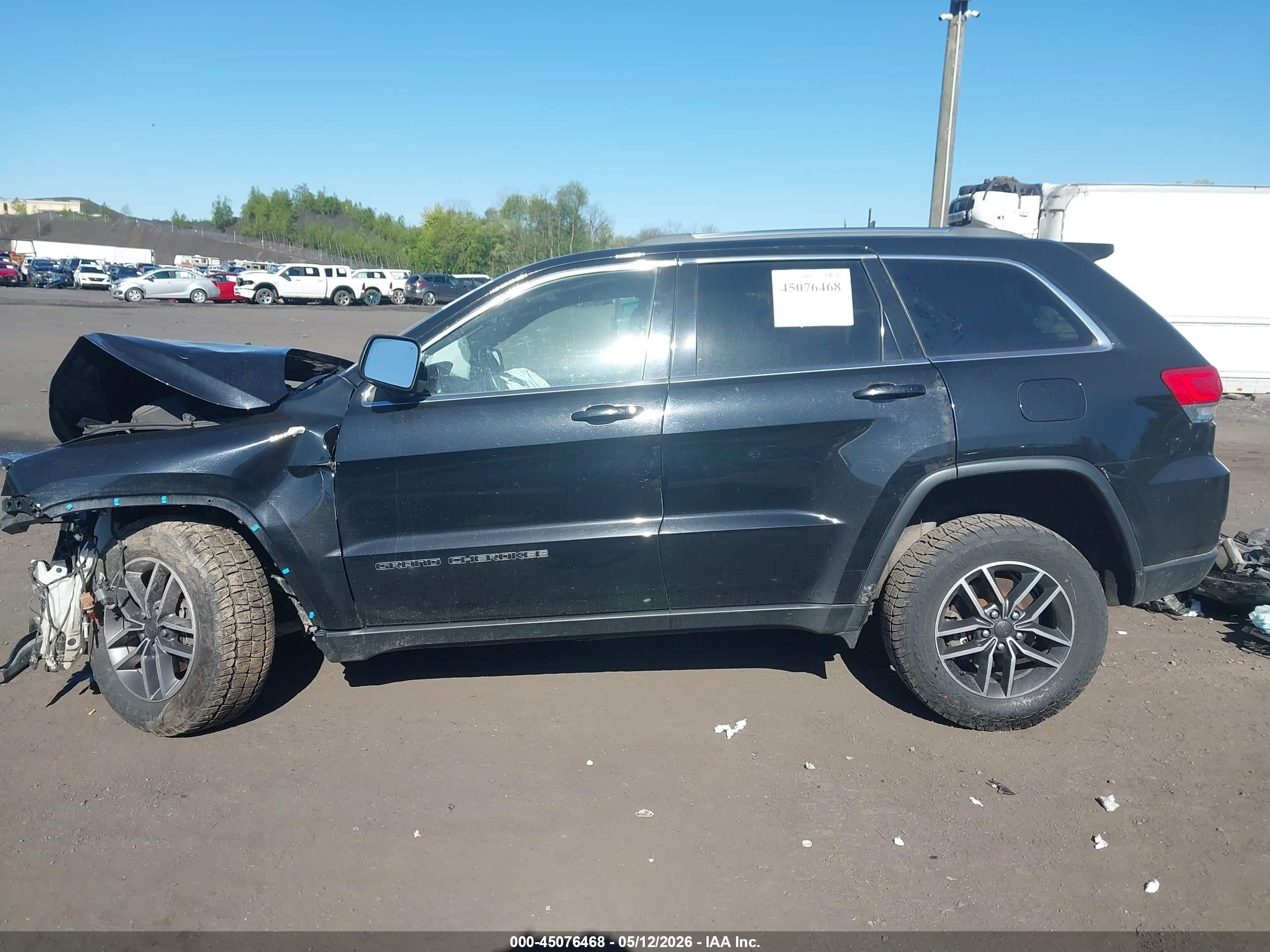 2019 Jeep Grand Cherokee Laredo E 4x4 Черный vin: 1C4RJFAG4KC619642