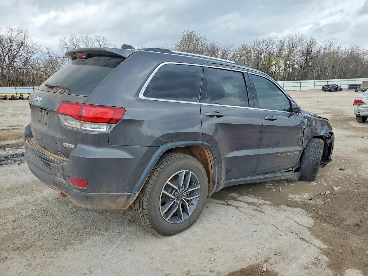2020 Jeep Grand Cherokee Laredo Gray vin: 1C4RJFAG4LC437098