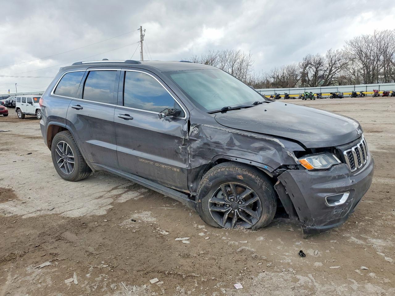 2020 Jeep Grand Cherokee Laredo Gray vin: 1C4RJFAG4LC437098