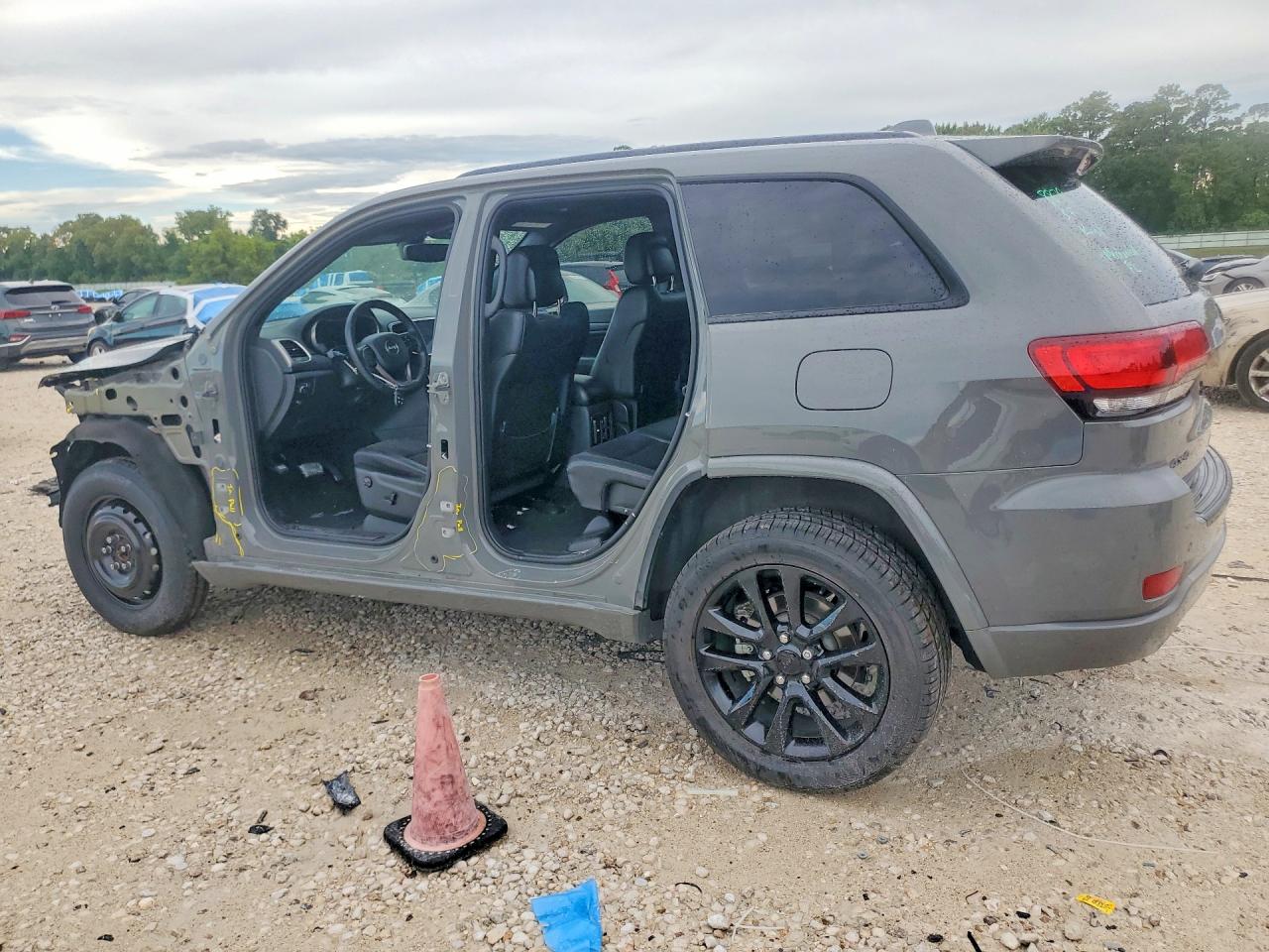 2022 Jeep Grand Cherokee Laredo E Gray vin: 1C4RJFAG4NC146720