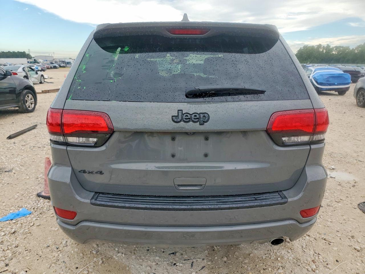 2022 Jeep Grand Cherokee Laredo E Gray vin: 1C4RJFAG4NC146720