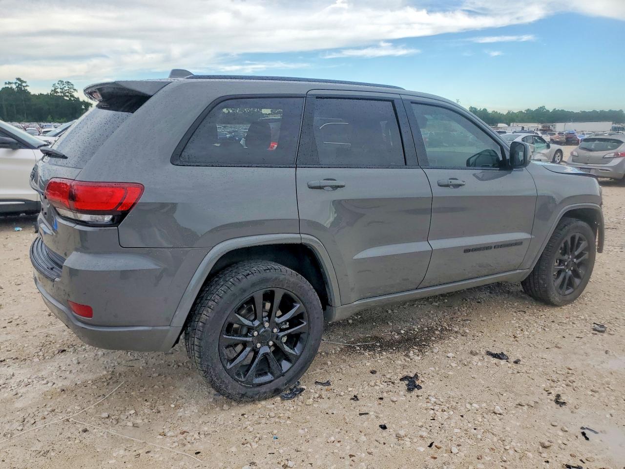 2022 Jeep Grand Cherokee Laredo E Gray vin: 1C4RJFAG4NC146720