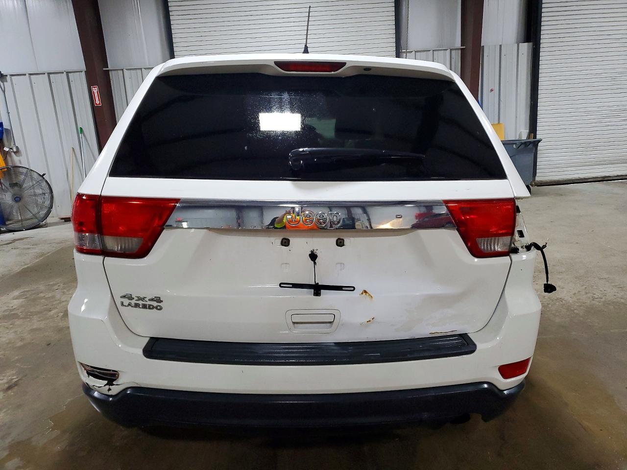 2012 Jeep Grand Cherokee Laredo White vin: 1C4RJFAG5CC128756