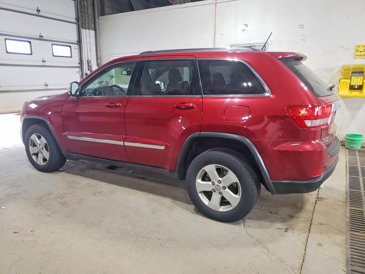 2012 Jeep Grand Cherokee Laredo Red vin: 1C4RJFAG5CC139692
