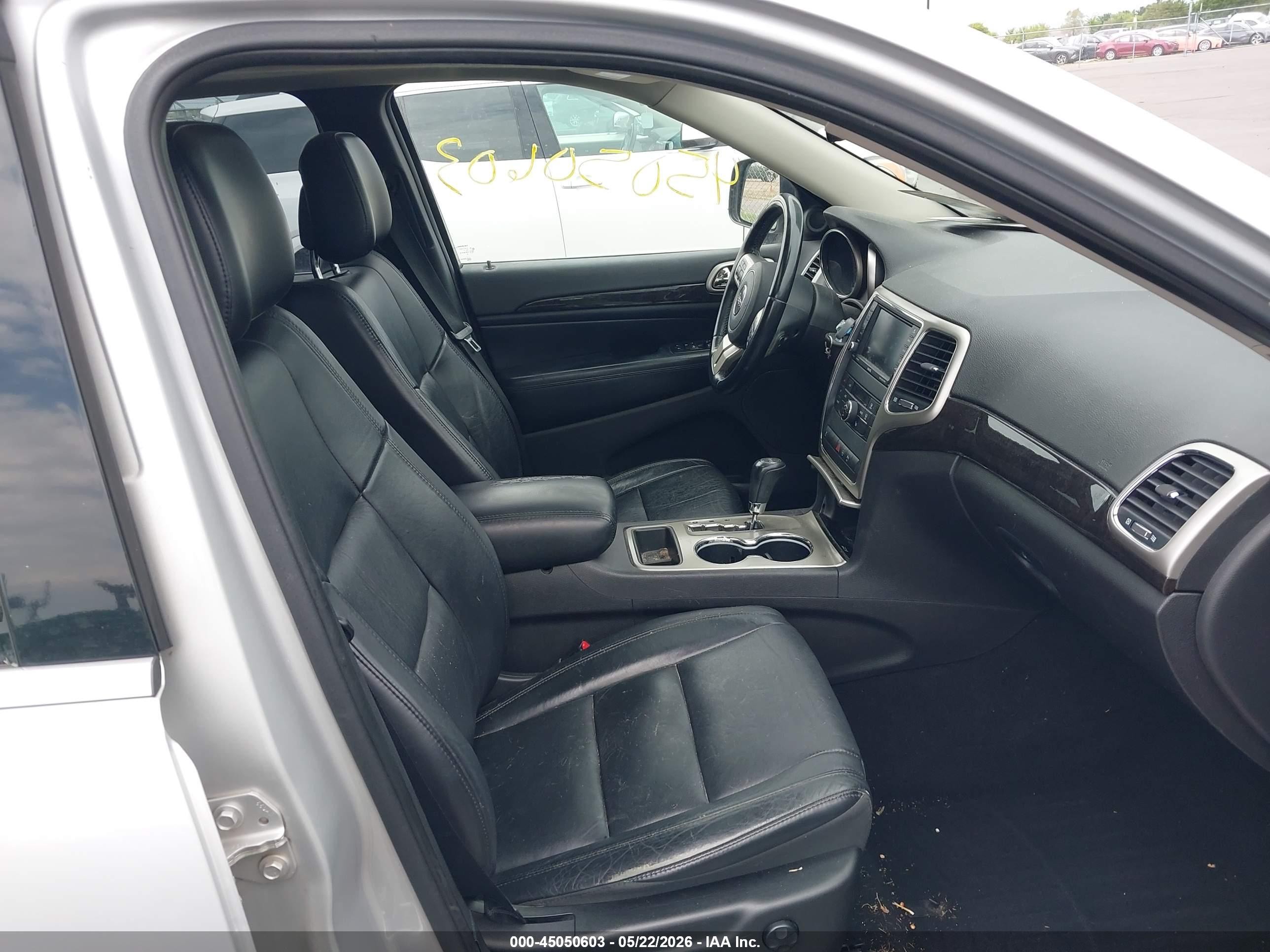 2012 Jeep Grand Cherokee Laredo Silver vin: 1C4RJFAG5CC183658