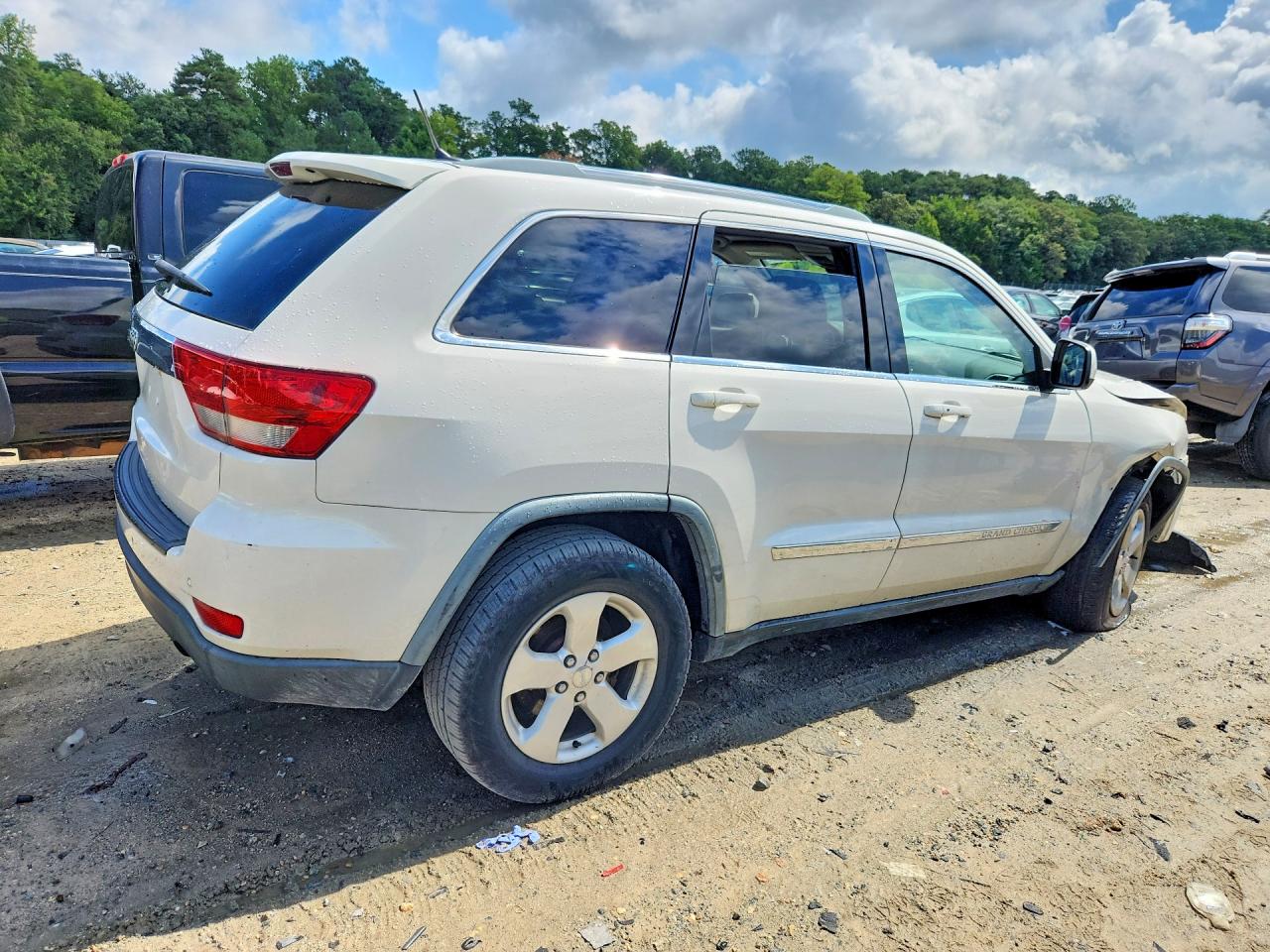 2012 Jeep Grand Cherokee Laredo White vin: 1C4RJFAG5CC189993