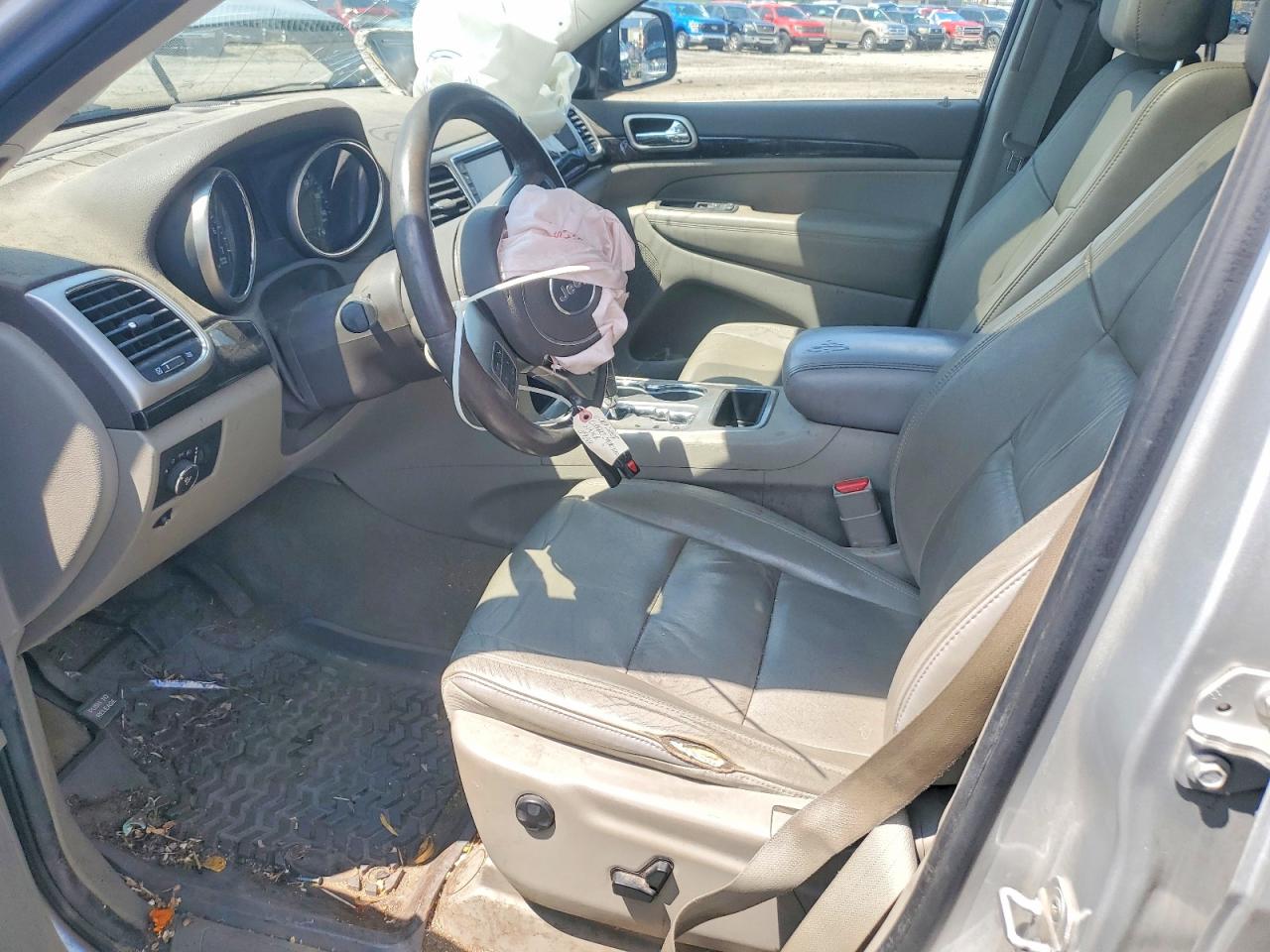 2012 Jeep Grand Cherokee Laredo Silver vin: 1C4RJFAG5CC202922
