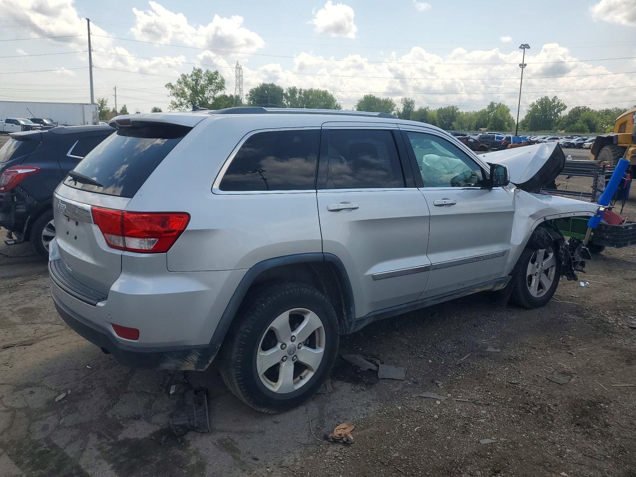 2012 Jeep Grand Cherokee Laredo Silver vin: 1C4RJFAG5CC202922