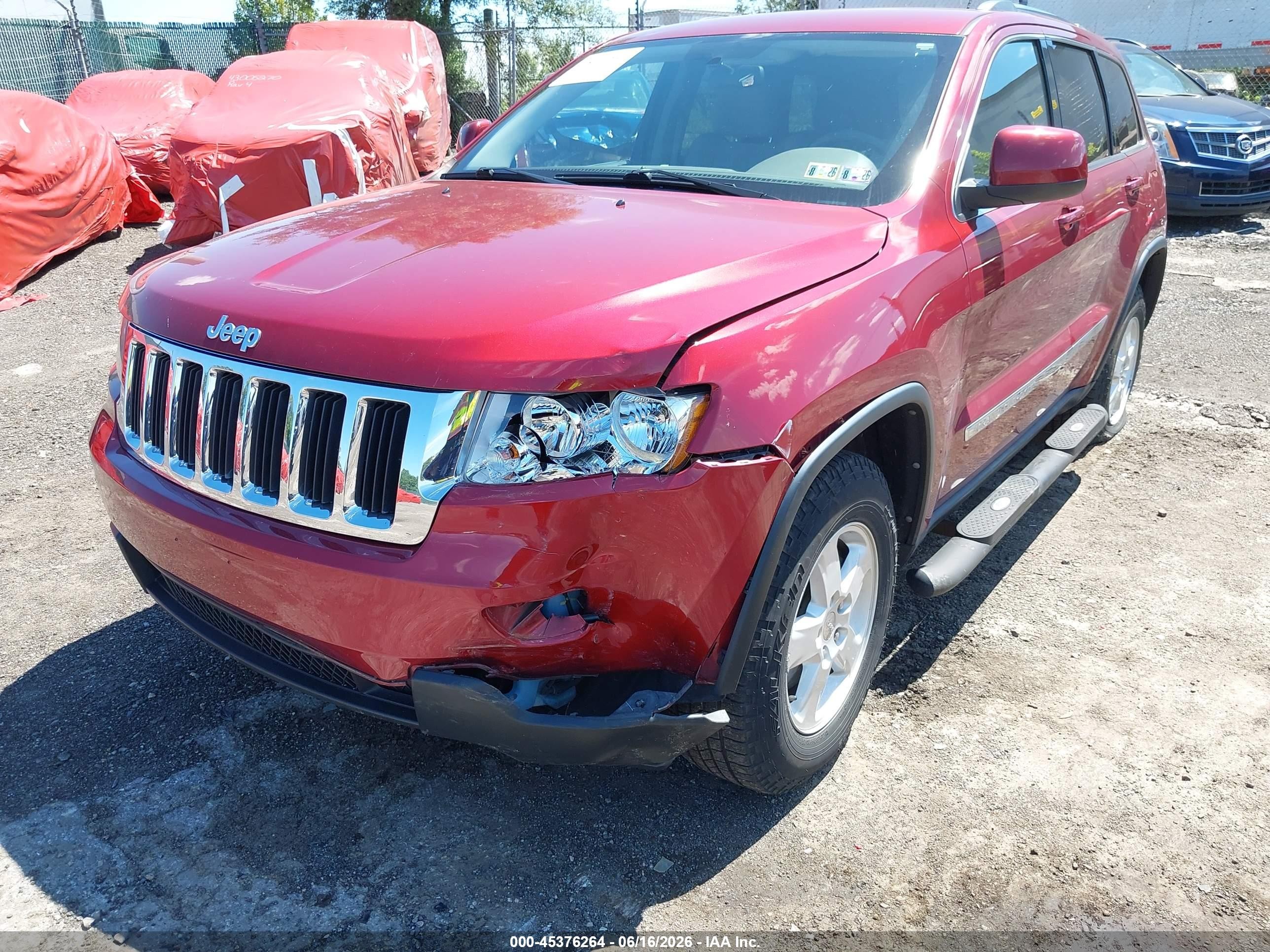 2012 Jeep Grand Cherokee Laredo Red vin: 1C4RJFAG5CC269987