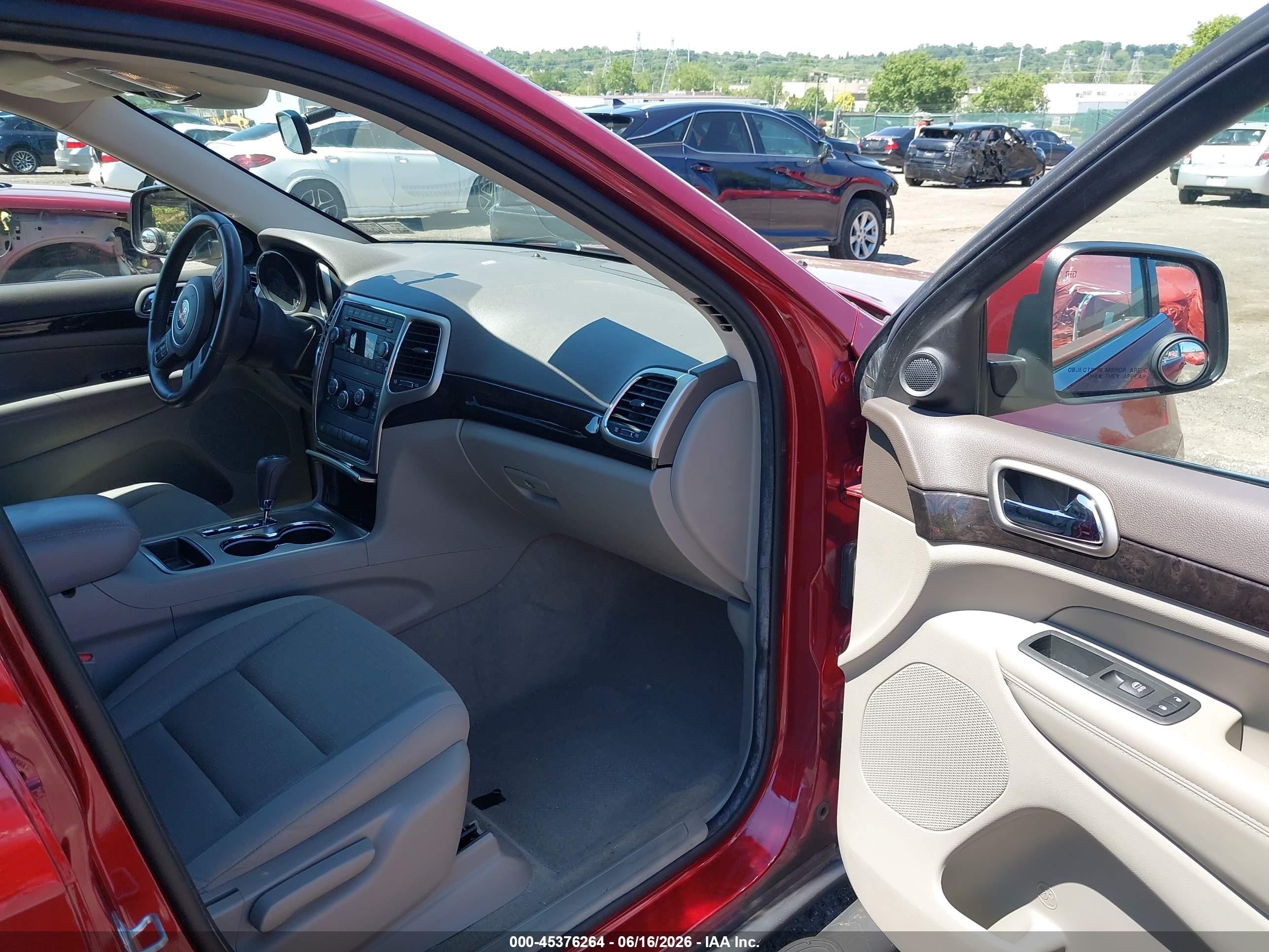 2012 Jeep Grand Cherokee Laredo Red vin: 1C4RJFAG5CC269987
