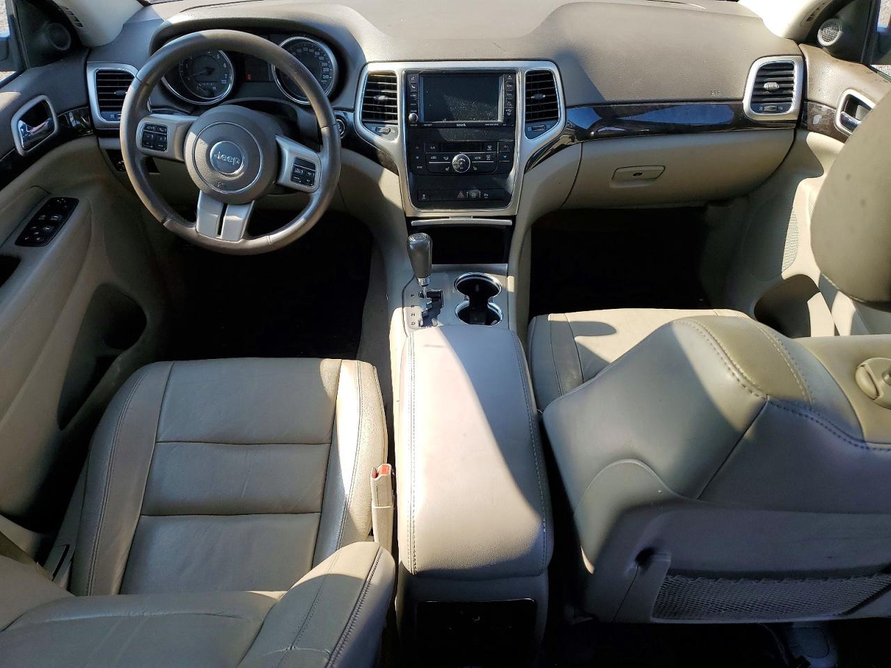 2012 Jeep Grand Cherokee Laredo Red vin: 1C4RJFAG5CC292055