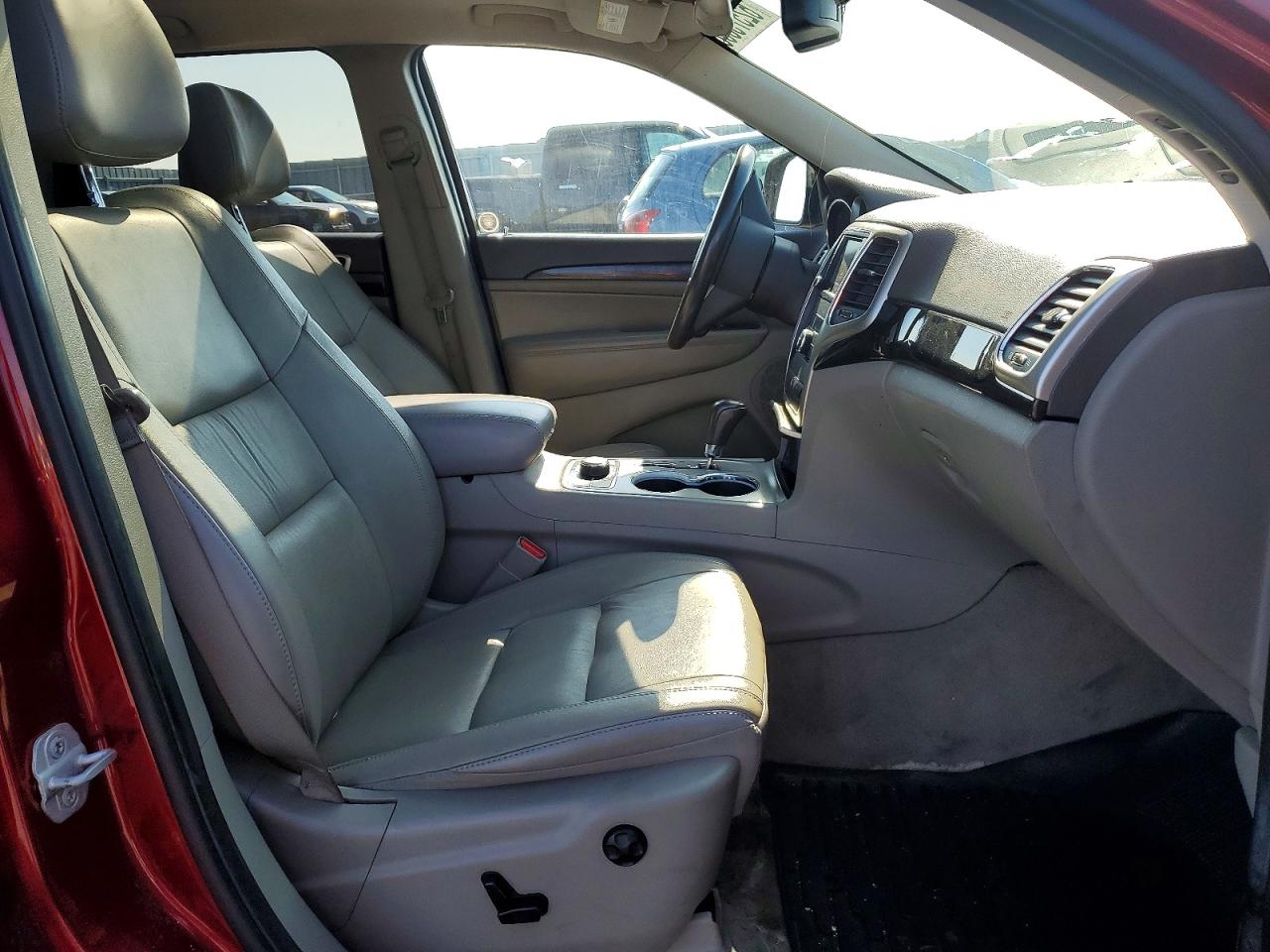 2012 Jeep Grand Cherokee Laredo Red vin: 1C4RJFAG5CC292055