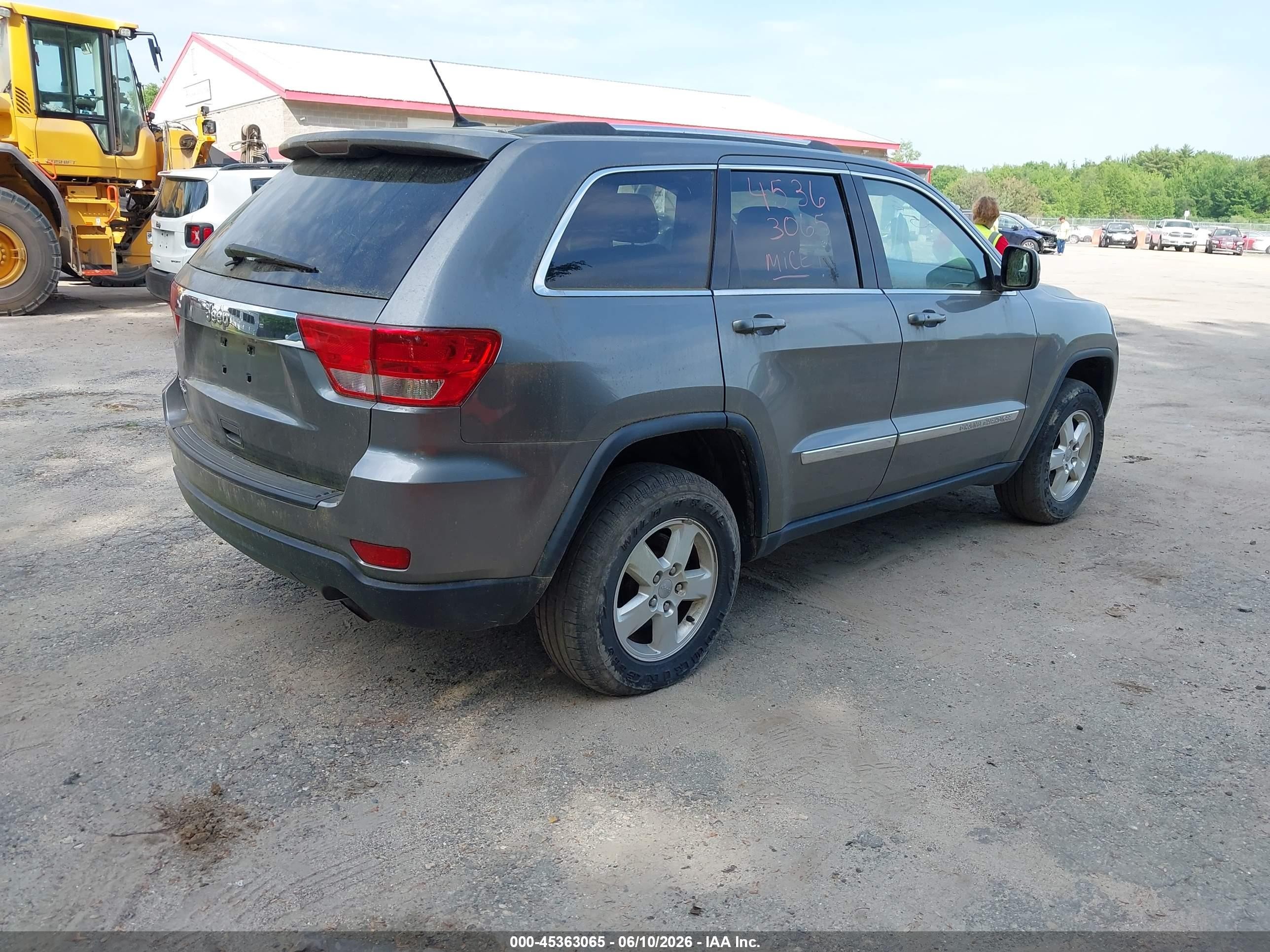 2012 Jeep Grand Cherokee Laredo Серый vin: 1C4RJFAG5CC296851