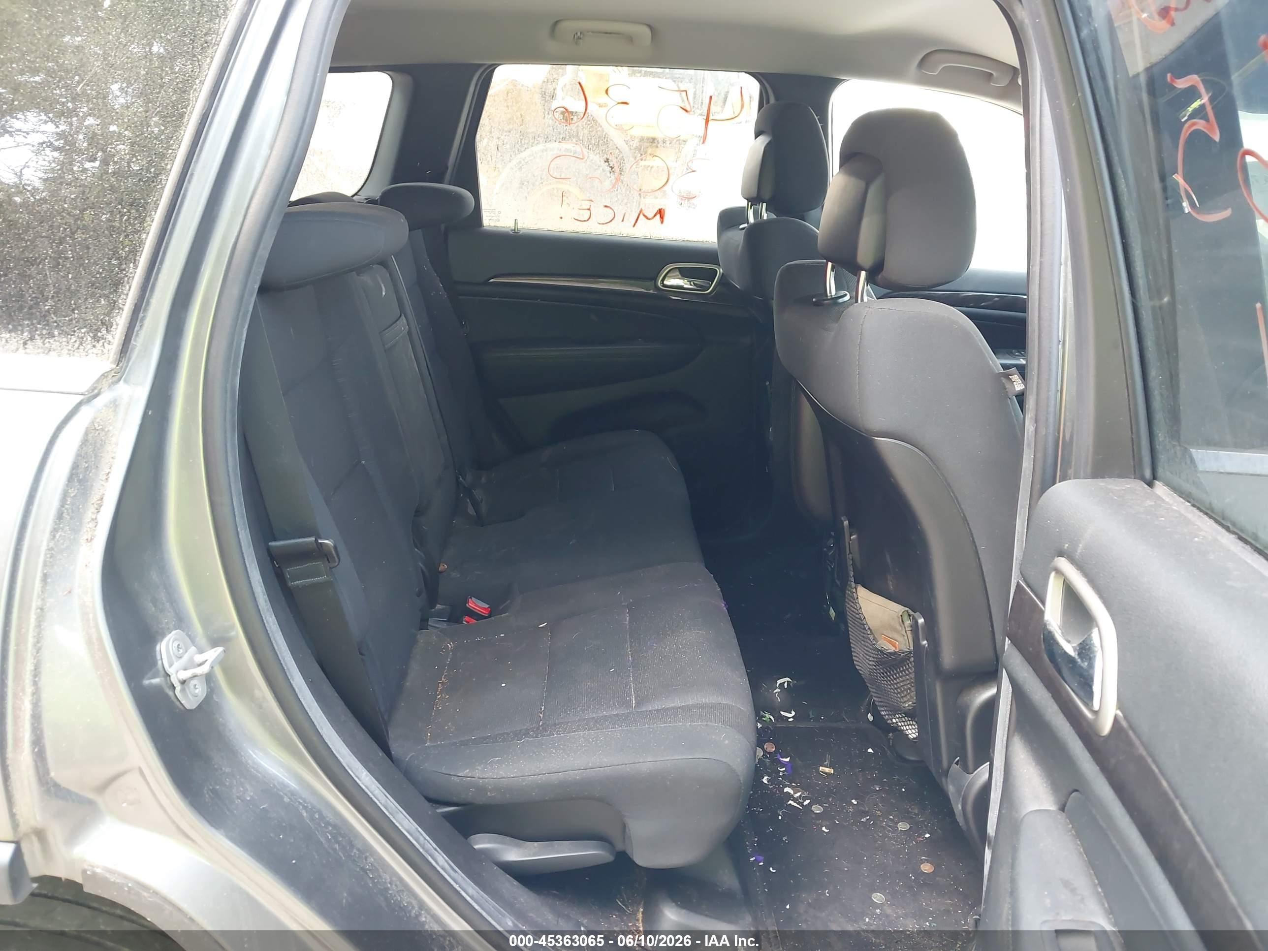 2012 Jeep Grand Cherokee Laredo Серый vin: 1C4RJFAG5CC296851