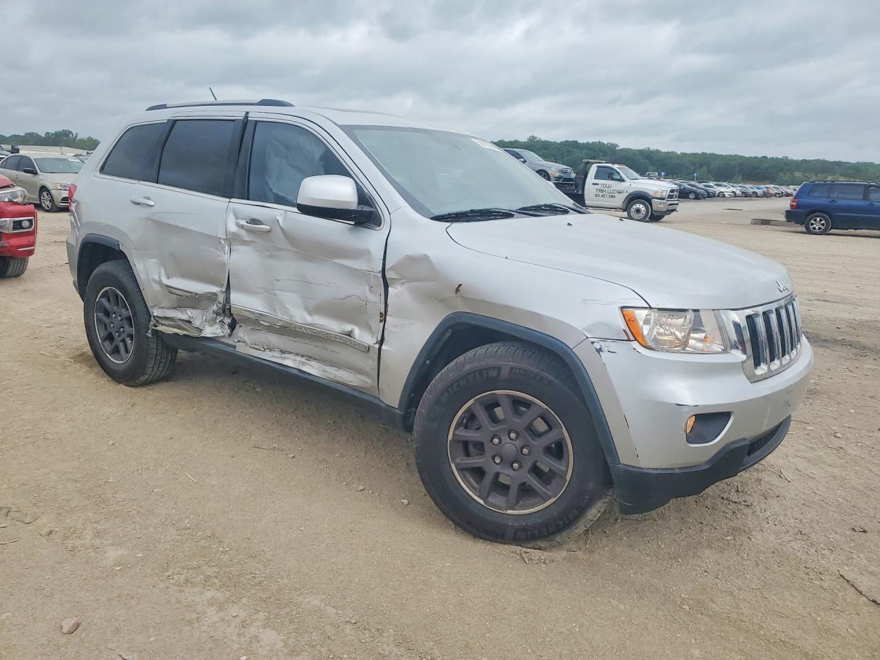 2012 Jeep Grand Cherokee Laredo Silver vin: 1C4RJFAG5CC332425