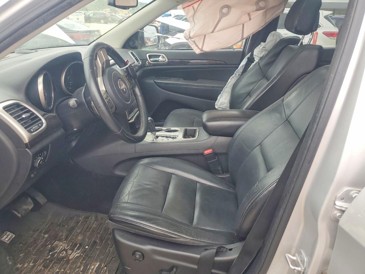 2012 Jeep Grand Cherokee Laredo Silver vin: 1C4RJFAG5CC332425
