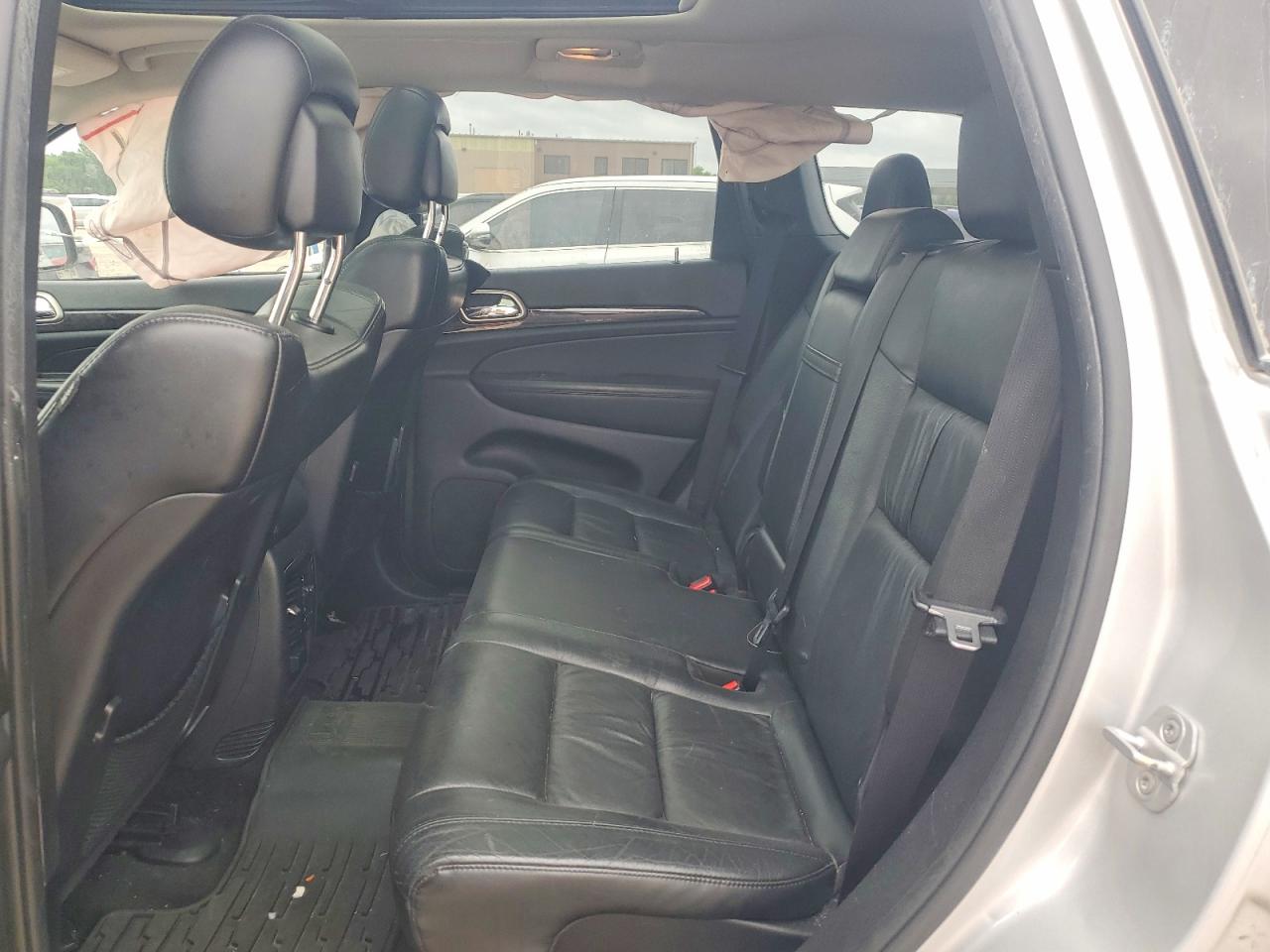 2012 Jeep Grand Cherokee Laredo Silver vin: 1C4RJFAG5CC332425