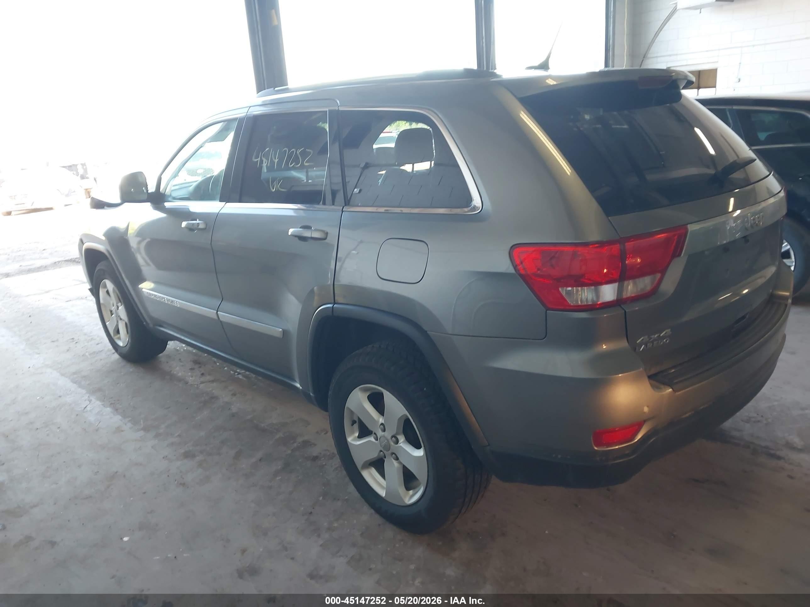 2012 Jeep Grand Cherokee Laredo Gray vin: 1C4RJFAG5CC345367
