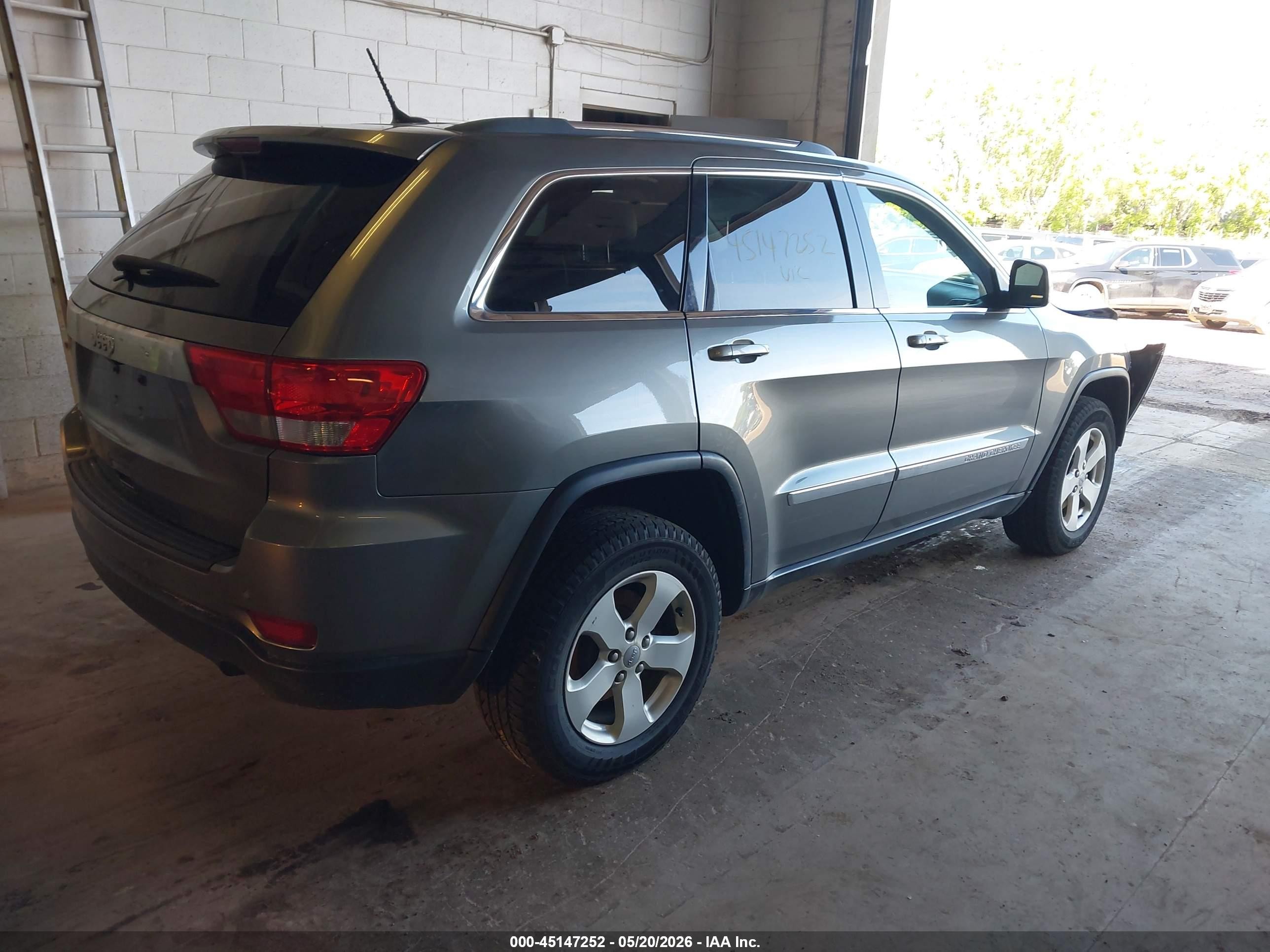 2012 Jeep Grand Cherokee Laredo Gray vin: 1C4RJFAG5CC345367
