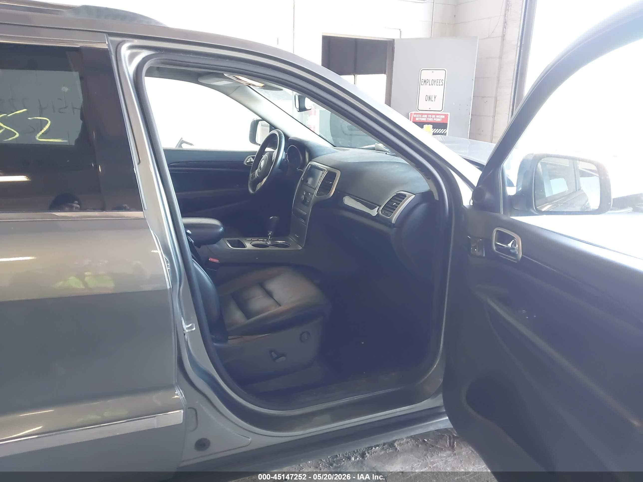 2012 Jeep Grand Cherokee Laredo Gray vin: 1C4RJFAG5CC345367