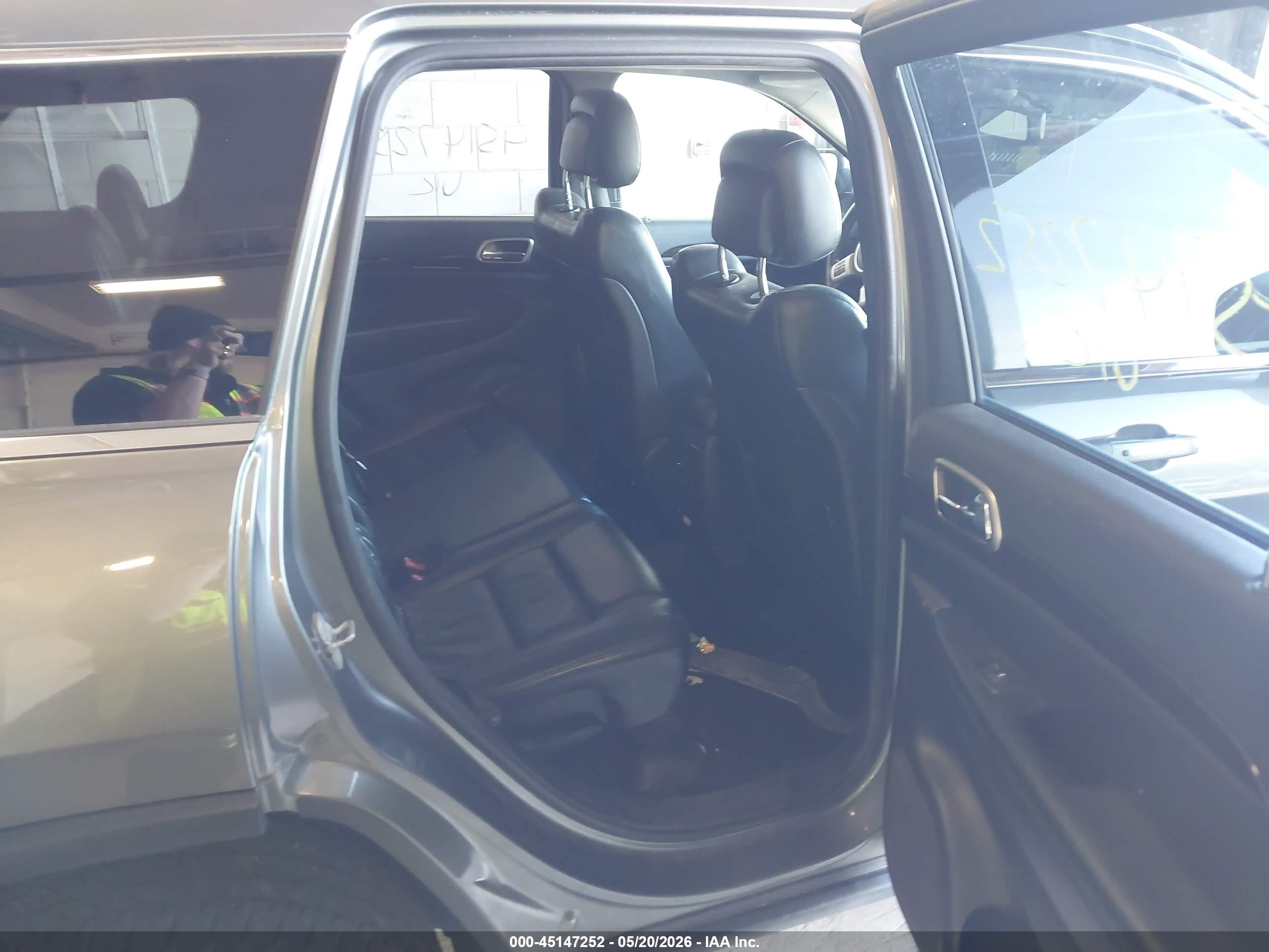 2012 Jeep Grand Cherokee Laredo Gray vin: 1C4RJFAG5CC345367