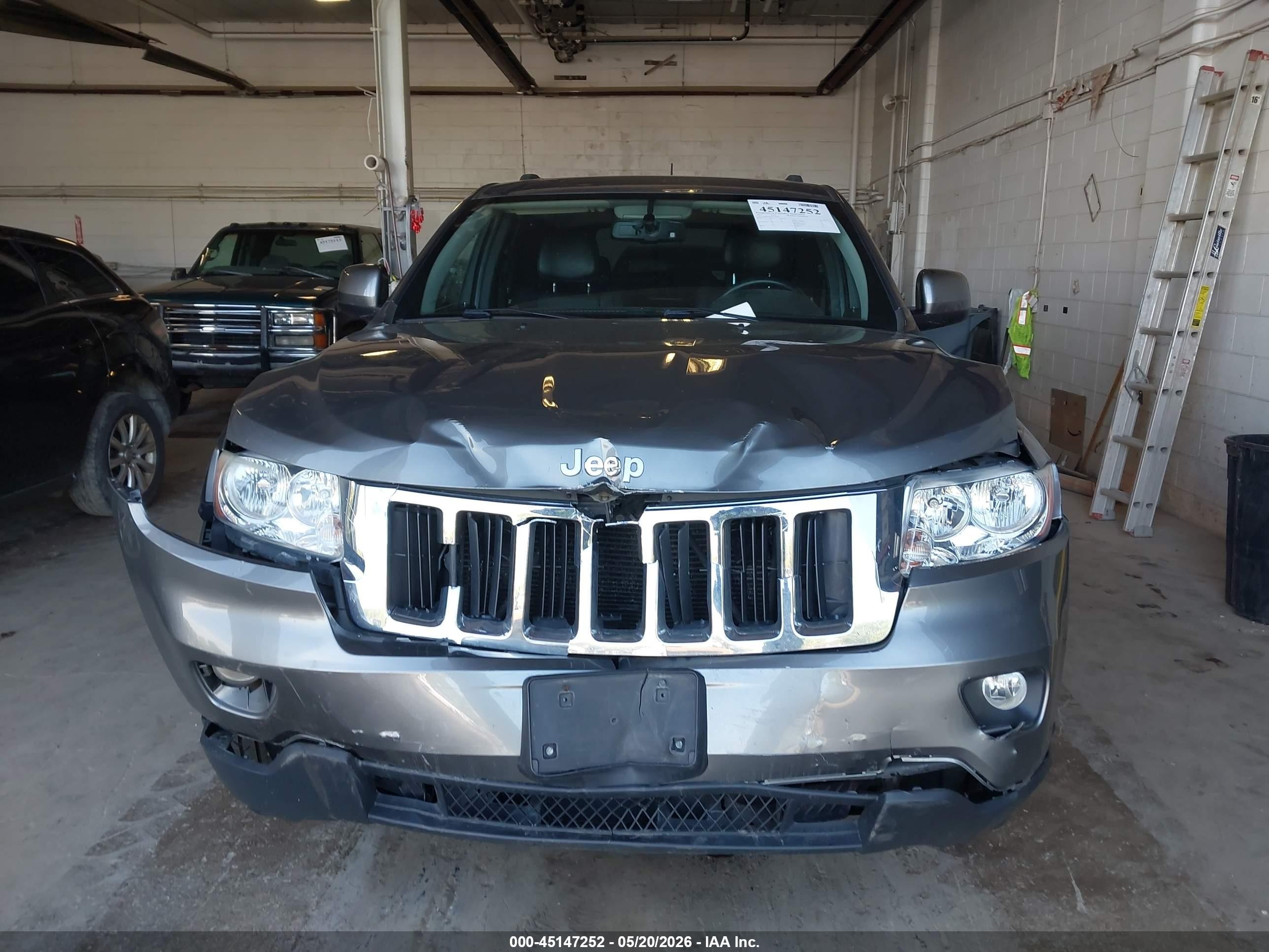 2012 Jeep Grand Cherokee Laredo Gray vin: 1C4RJFAG5CC345367