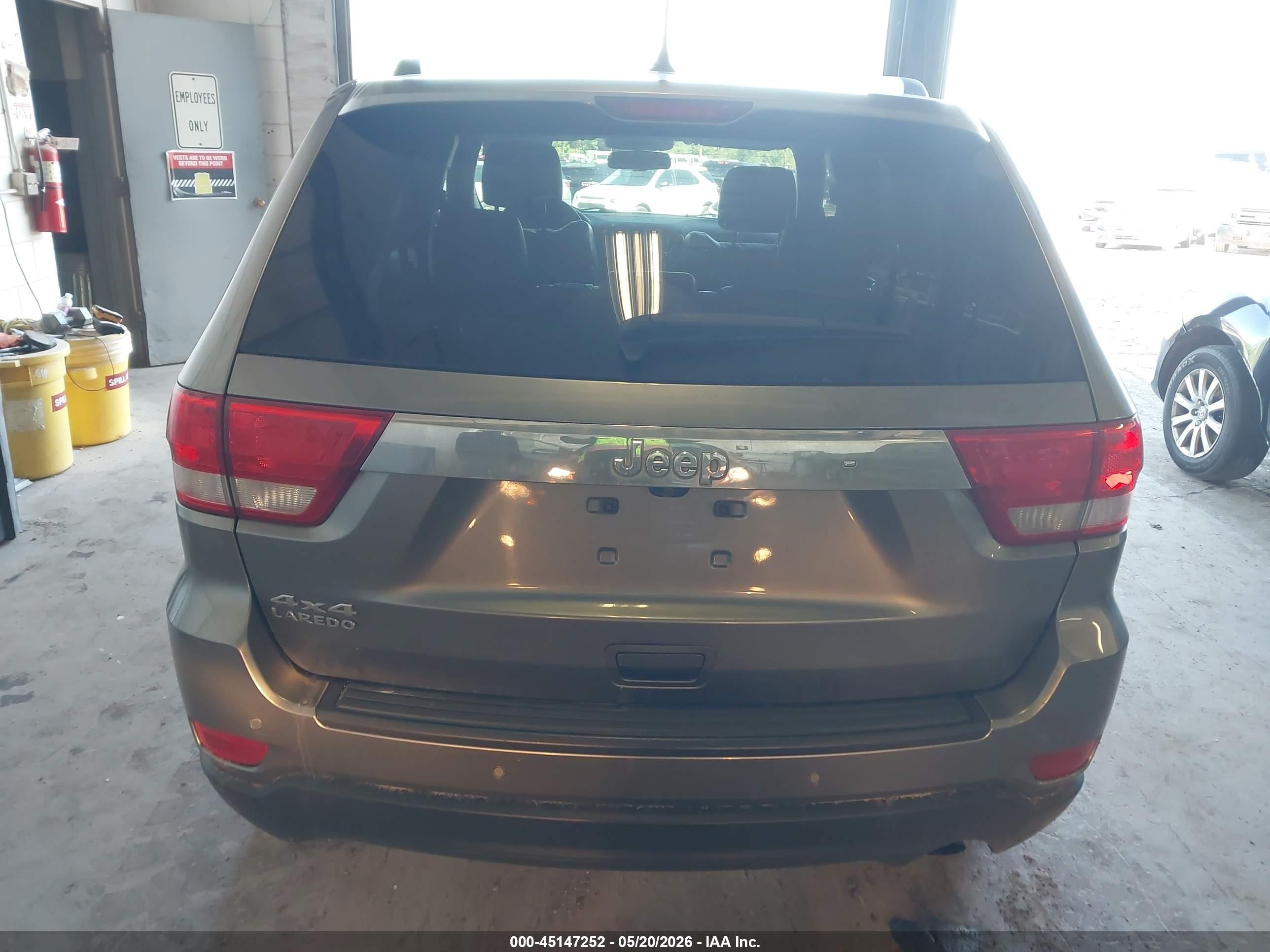2012 Jeep Grand Cherokee Laredo Gray vin: 1C4RJFAG5CC345367