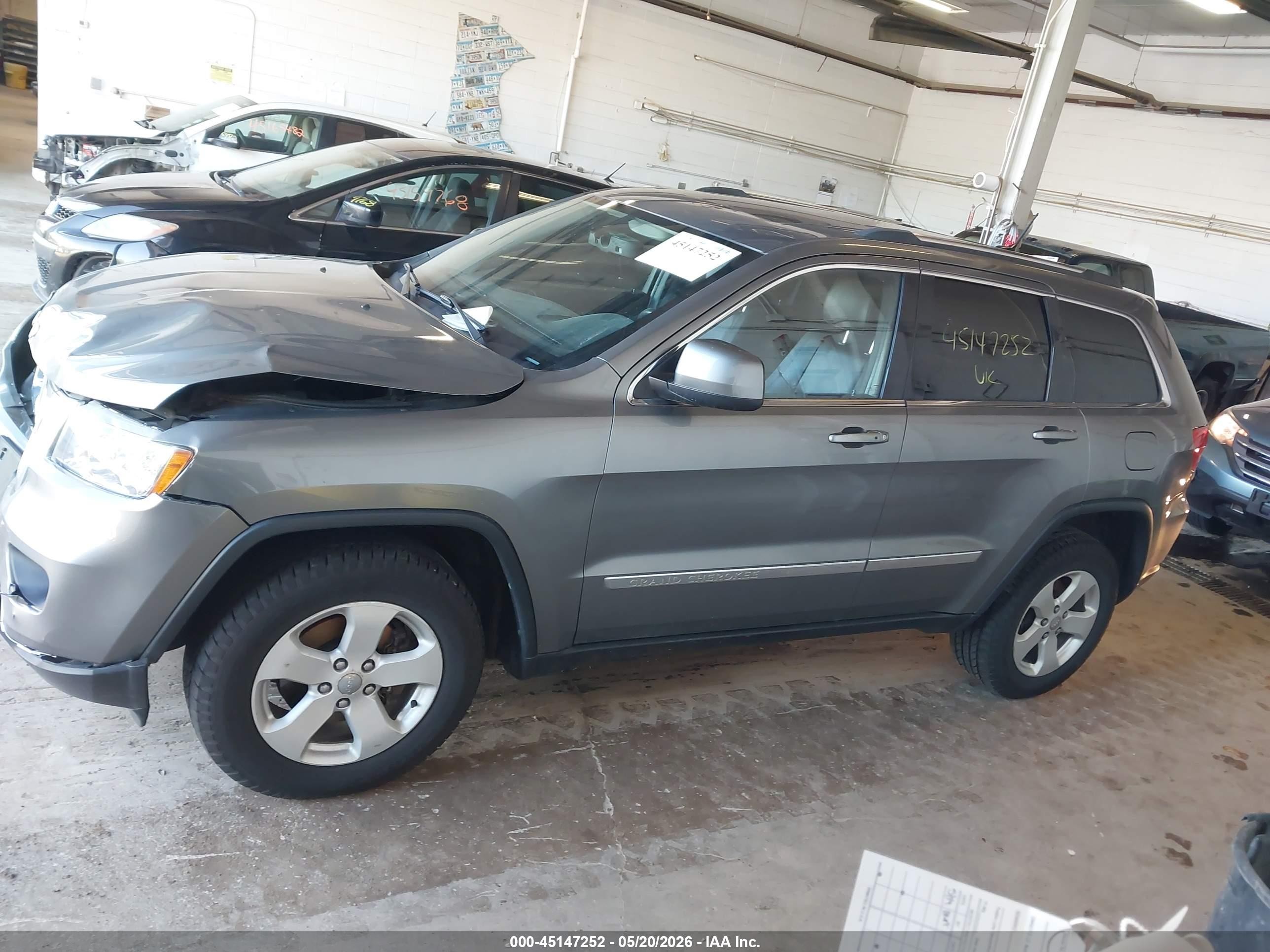 2012 Jeep Grand Cherokee Laredo Gray vin: 1C4RJFAG5CC345367