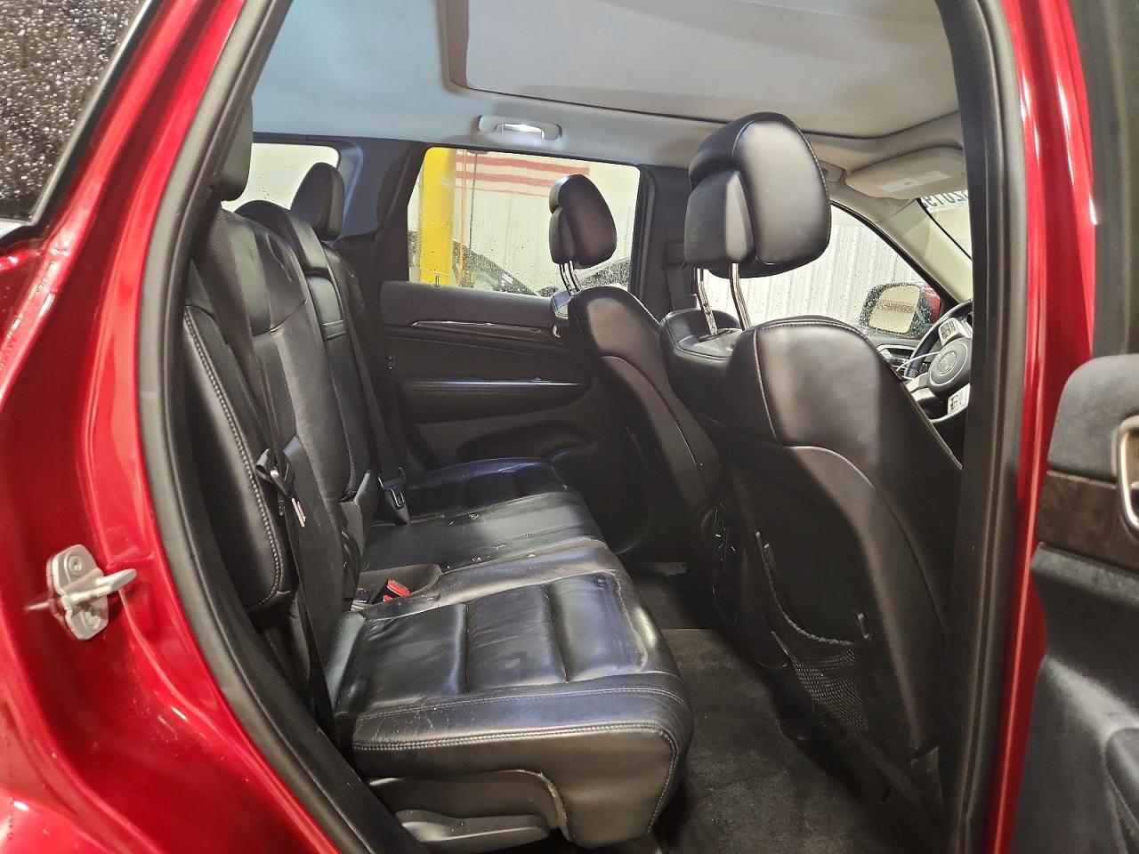 2012 Jeep Grand Cherokee Laredo Красный vin: 1C4RJFAG5CC352142