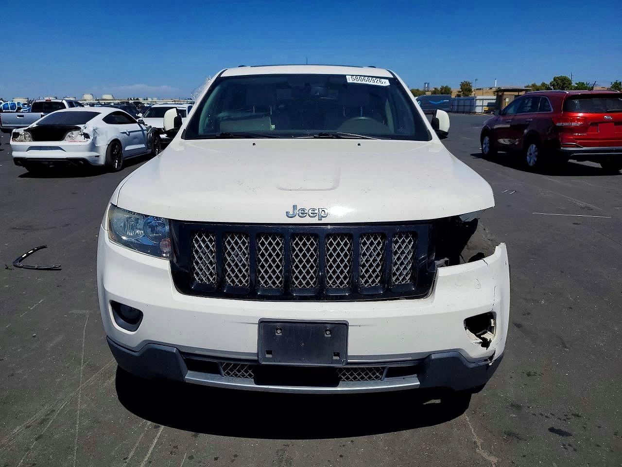 2012 Jeep Grand Cherokee Laredo White vin: 1C4RJFAG5CC353842